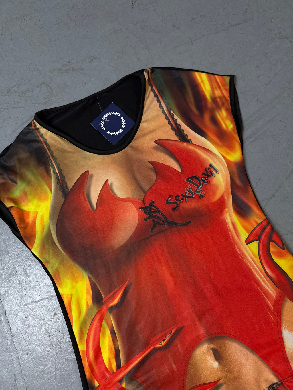 Detailliertes Produktbild von Vintage Sexy Devil Printed T-Shirt S von vorne