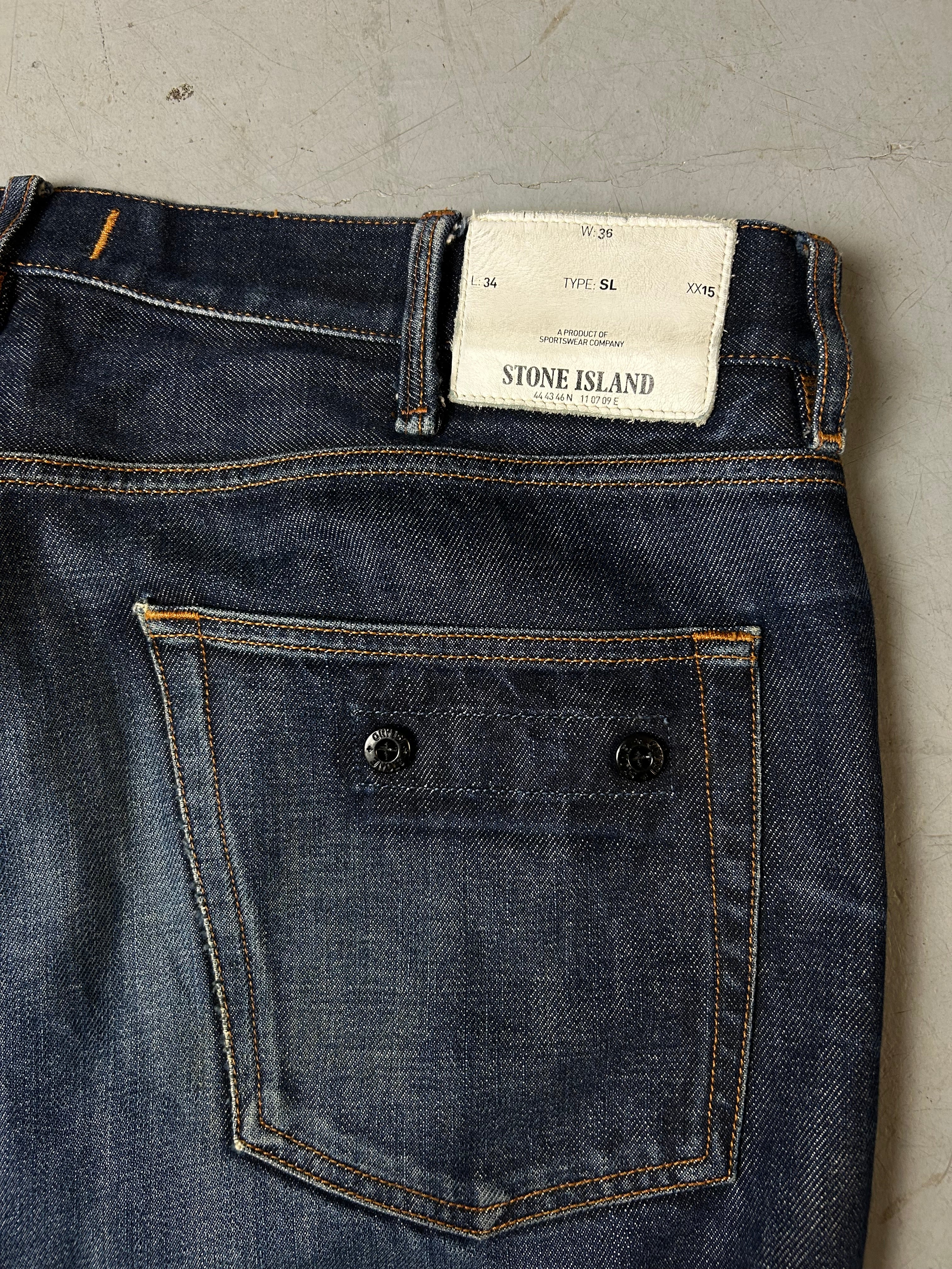 Detailliertes Produktbild  von Vintage Stone Island Dark Blue Denim L von hinten