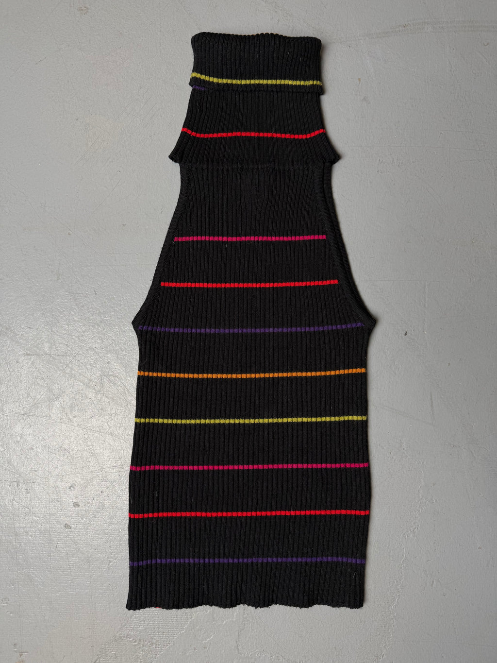 Vintage Miss Sixty Black Sleeveless Turtleneck für Damen. Y2K Secondhand 2000s Fashion.