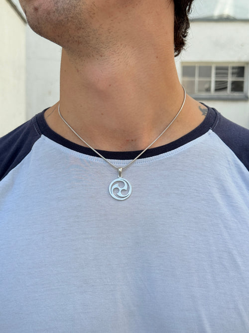 Vintage 925 Silber Triskele Anhänger mit Schlangenkette