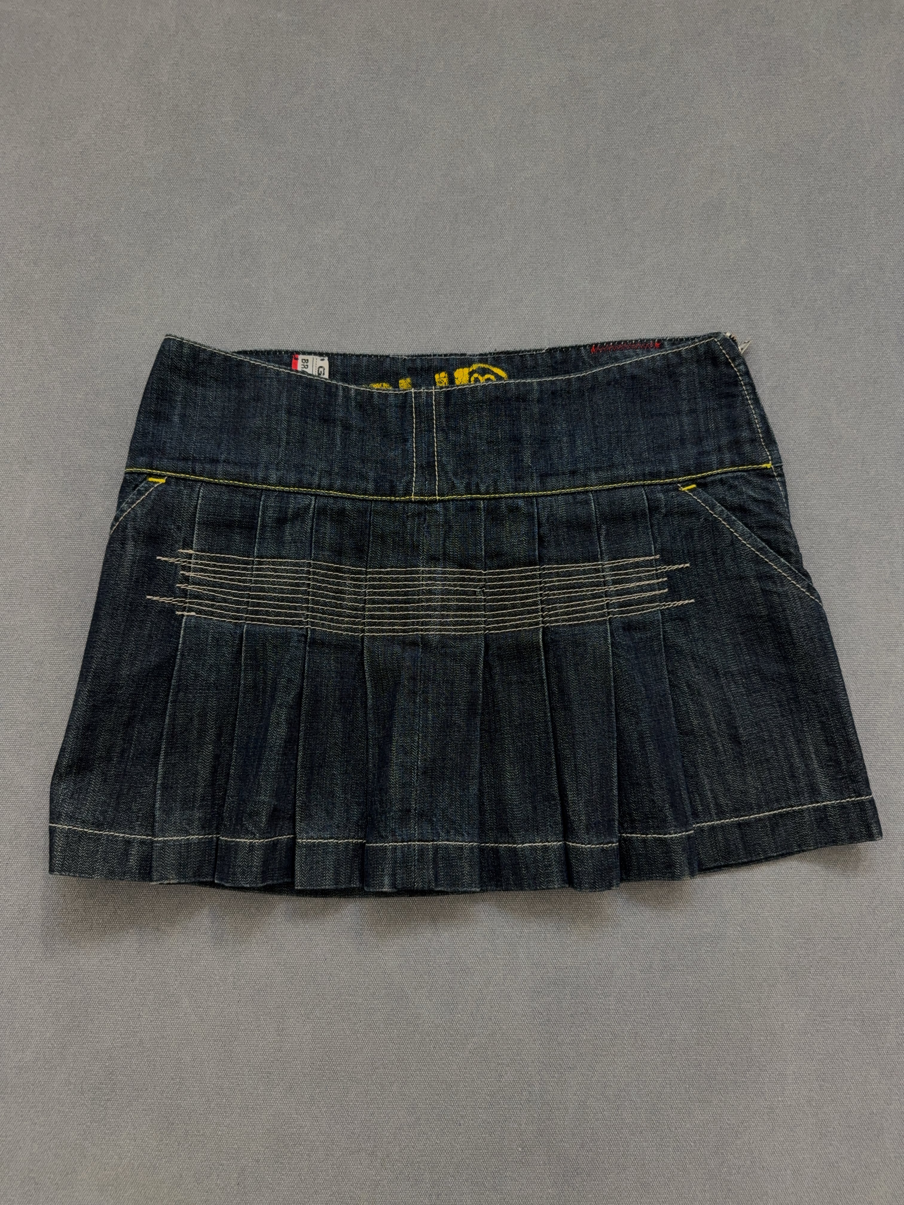 Vintage Guru Jeans Skirt für Damen. Y2K Second Hand 2000s Fashion 