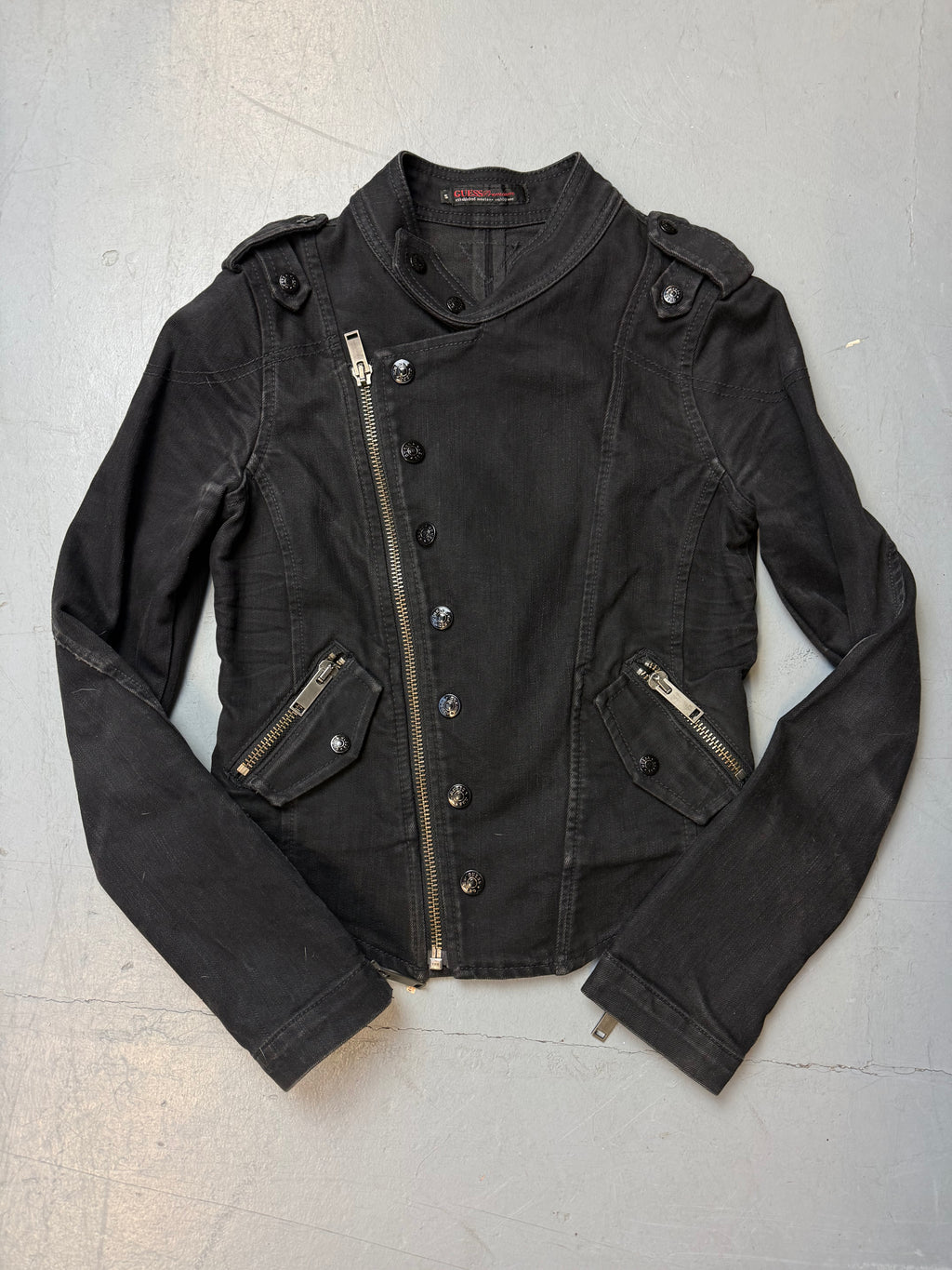 Vintage Guess Black Biker-Style Jacket für Damen. Y2K Second Hand 2000s Fashion