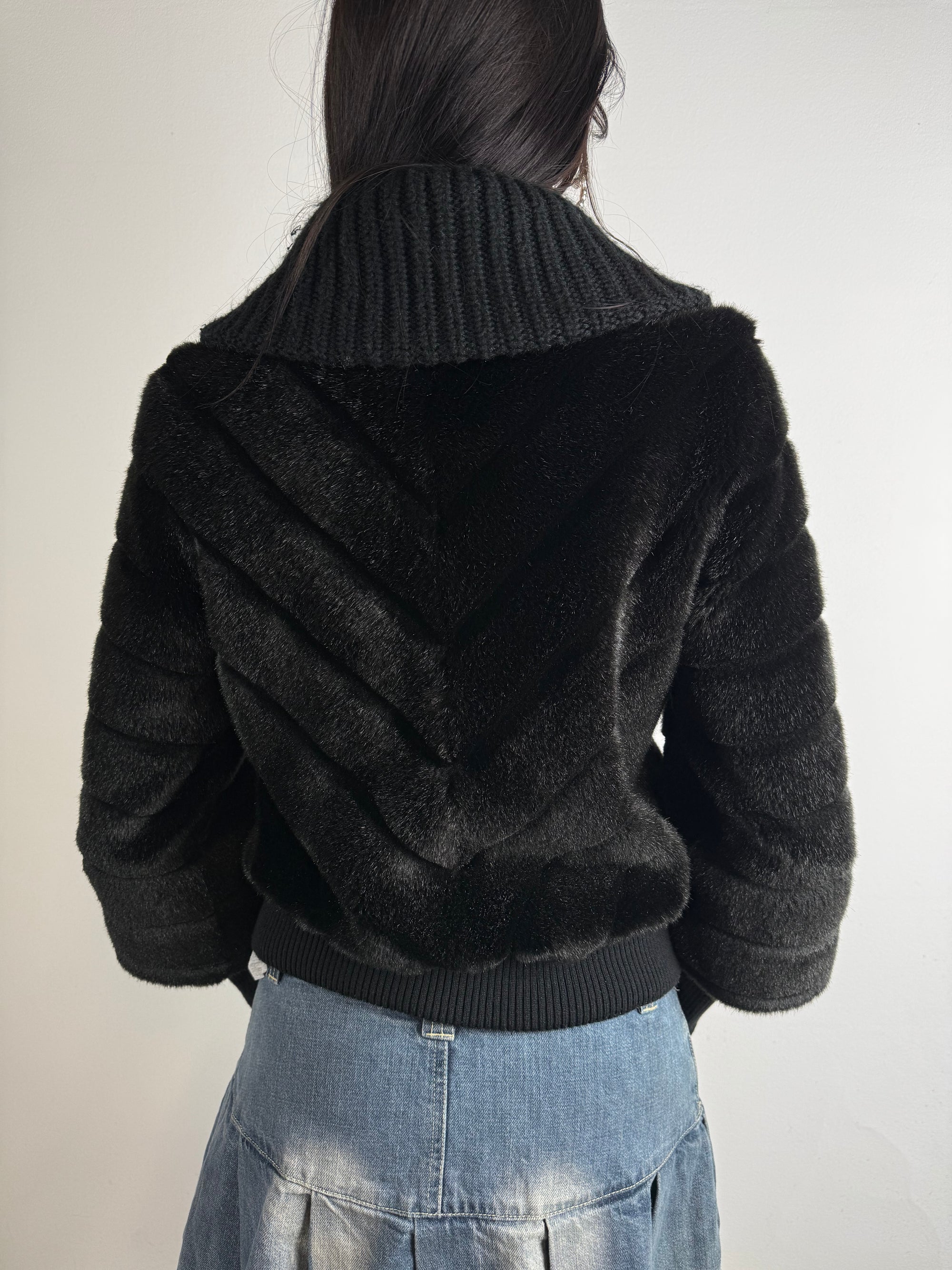 Tragebild von Vintage Black Trussardi Symmetrical Winter Jacket S/M von hinten