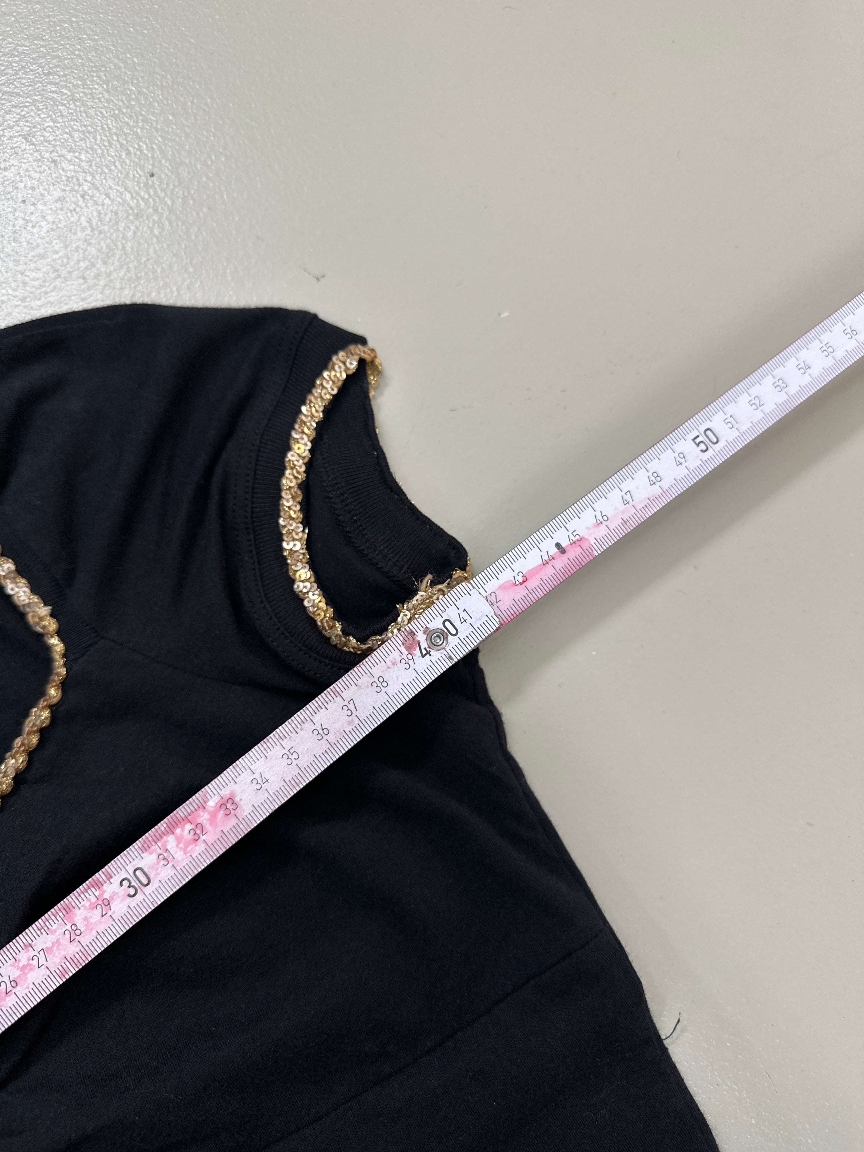 Vintage Moschino Black Top with Gold Rim für Frauen. Y2K Second Hand 2000s Fashion