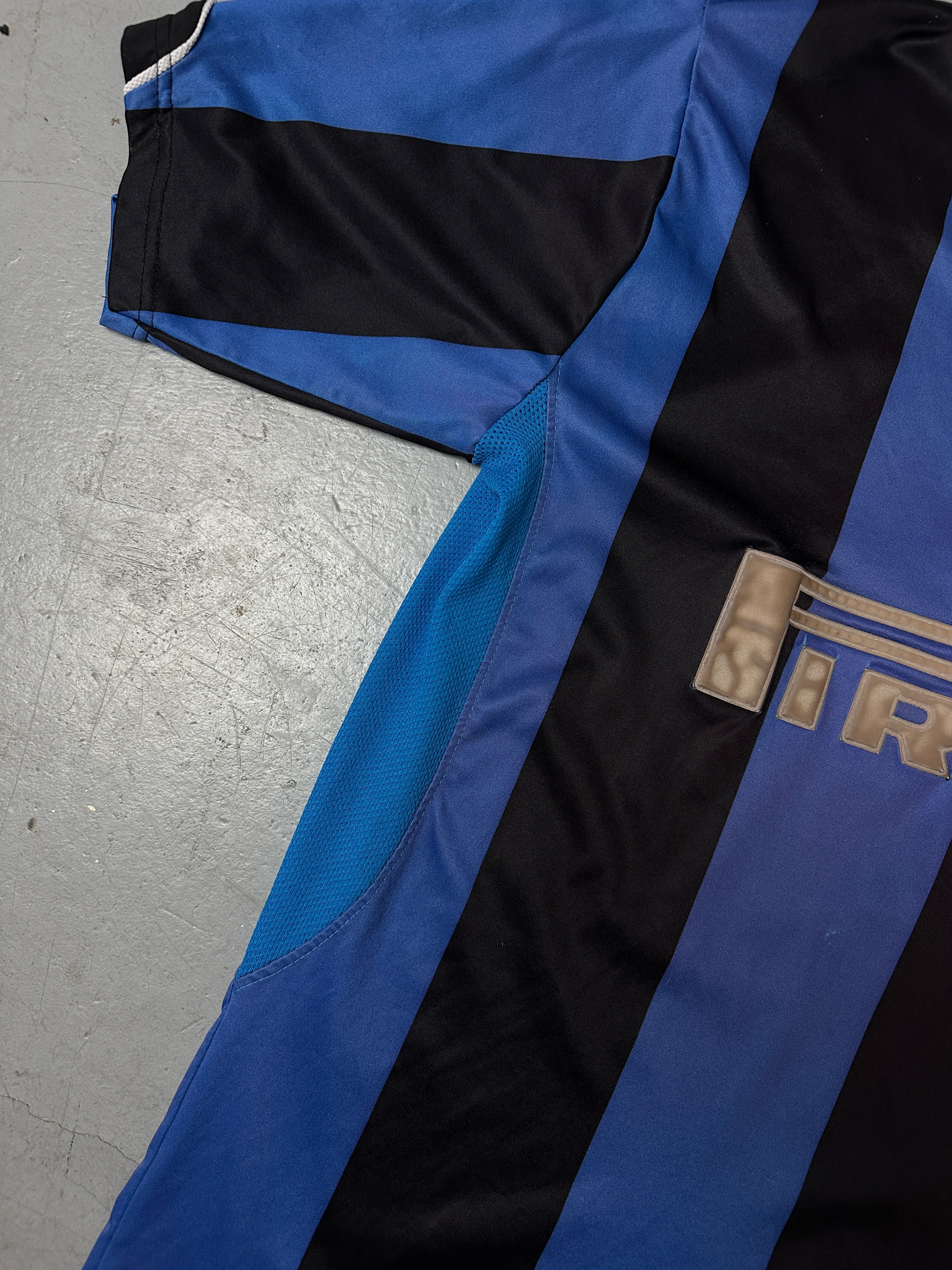 Detailliertes produktbild von Vintage Firelli Italia Inter Mailand Jersey M/L von vorne