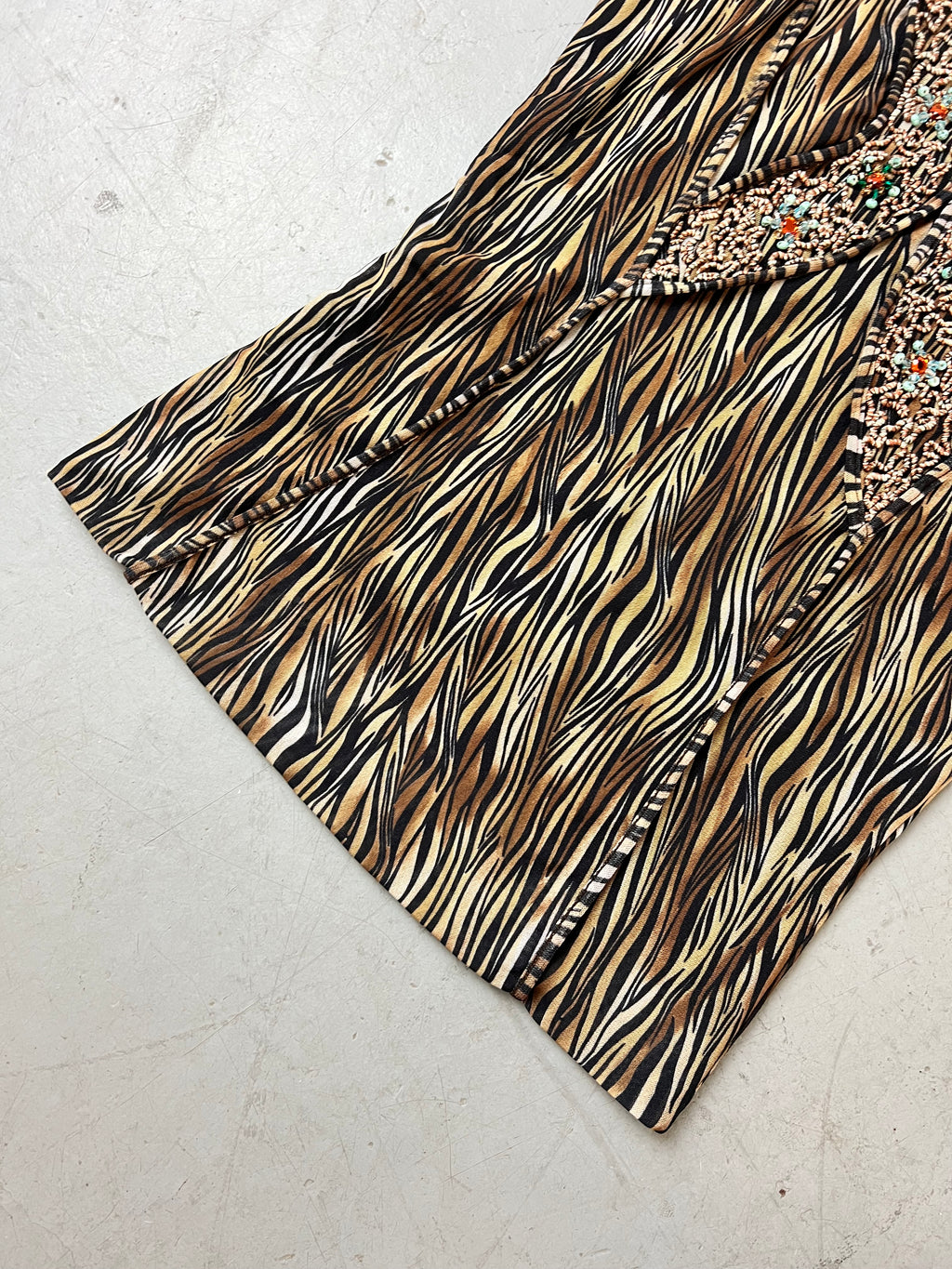 Vintage Brown Zebra Print Top mit Perlendetails für Damen. Y2K Second Hand 2000s Fashion