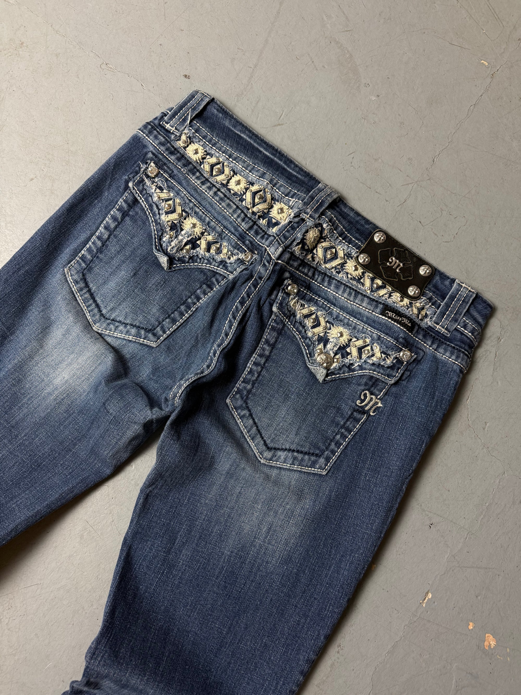 Detailliertes Produktbild von Vintage Miss Me Bootcut Denim L von hinten