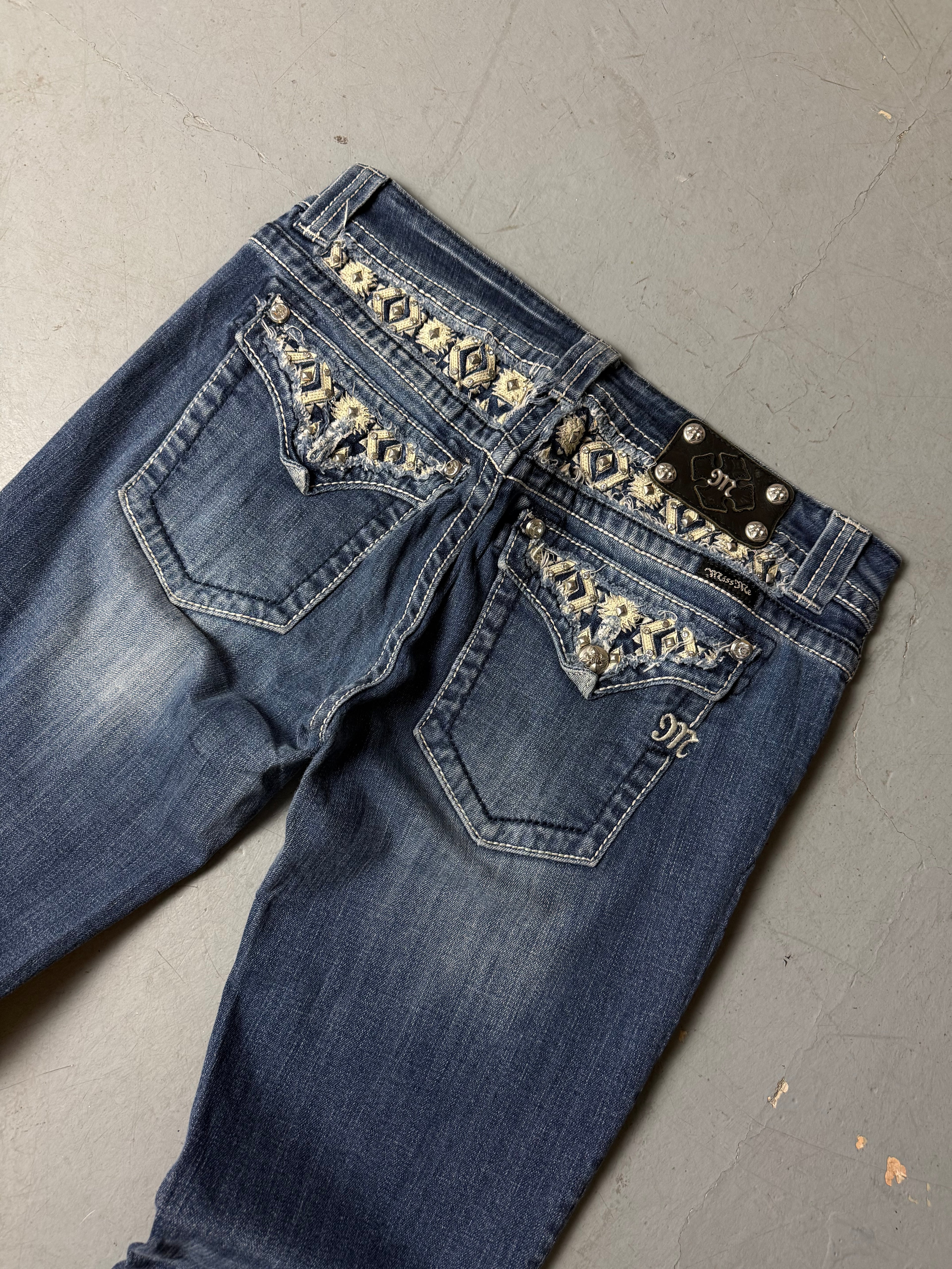 Detailliertes Produktbild von Vintage Miss Me Bootcut Denim L von hinten