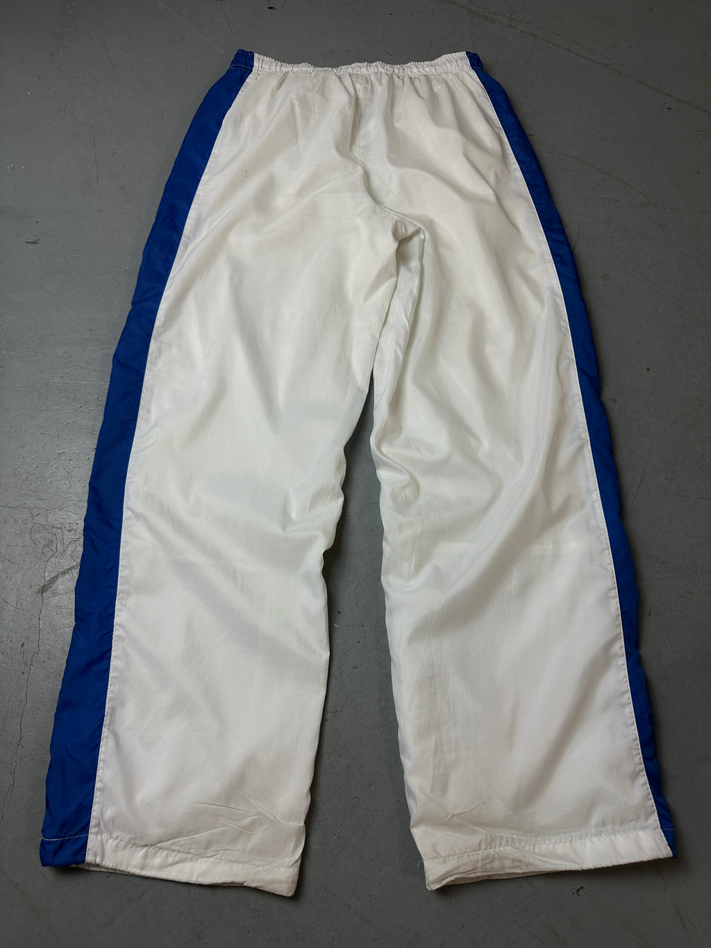 Produktbild von Vintage Nike White/Blue Trackpants Vokal hinten