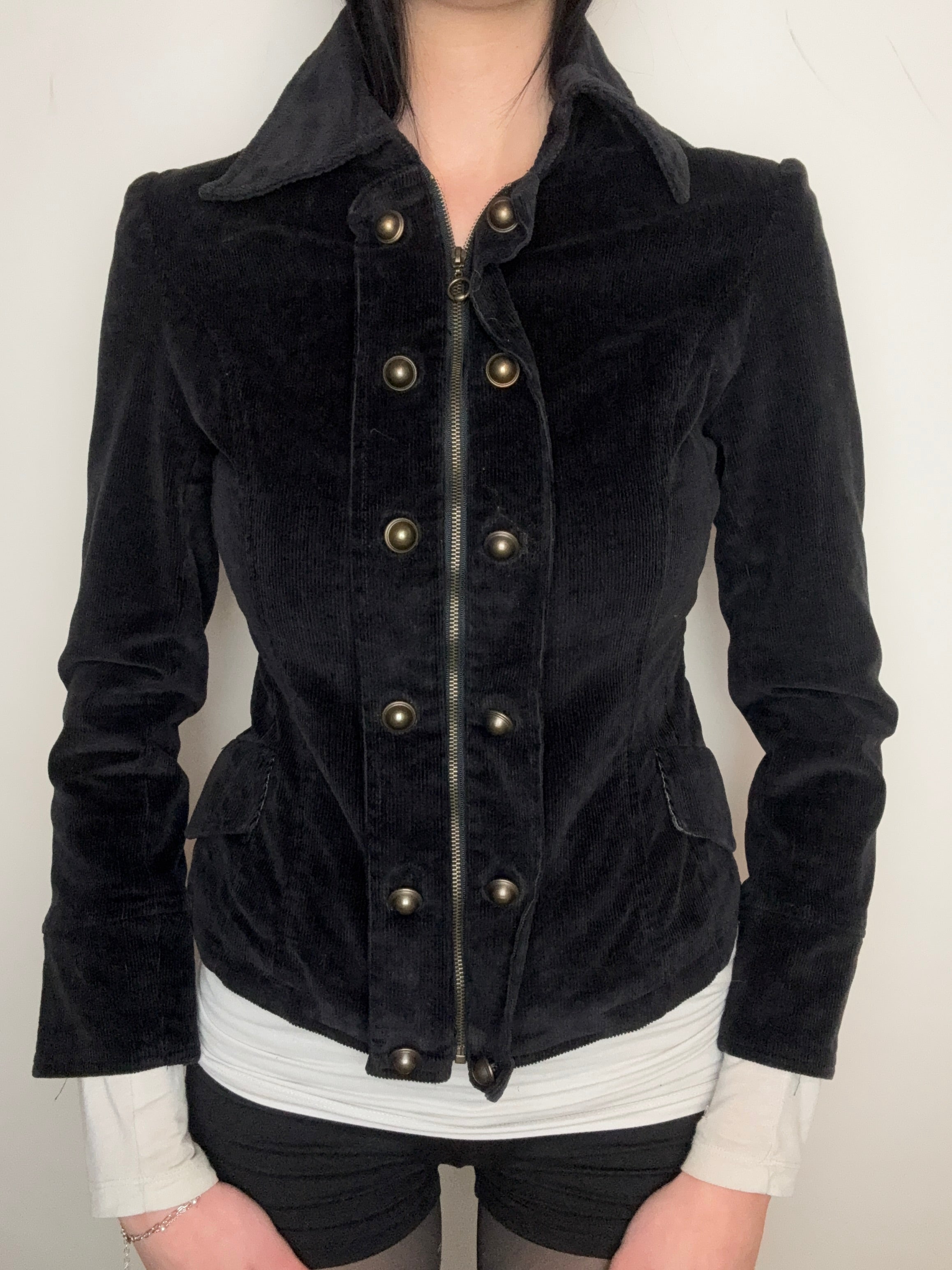 Vintage Forget Menot Black Cord Jacket mit Doppelknopfleiste für Damen. Y2K Second Hand 2000s Fashion