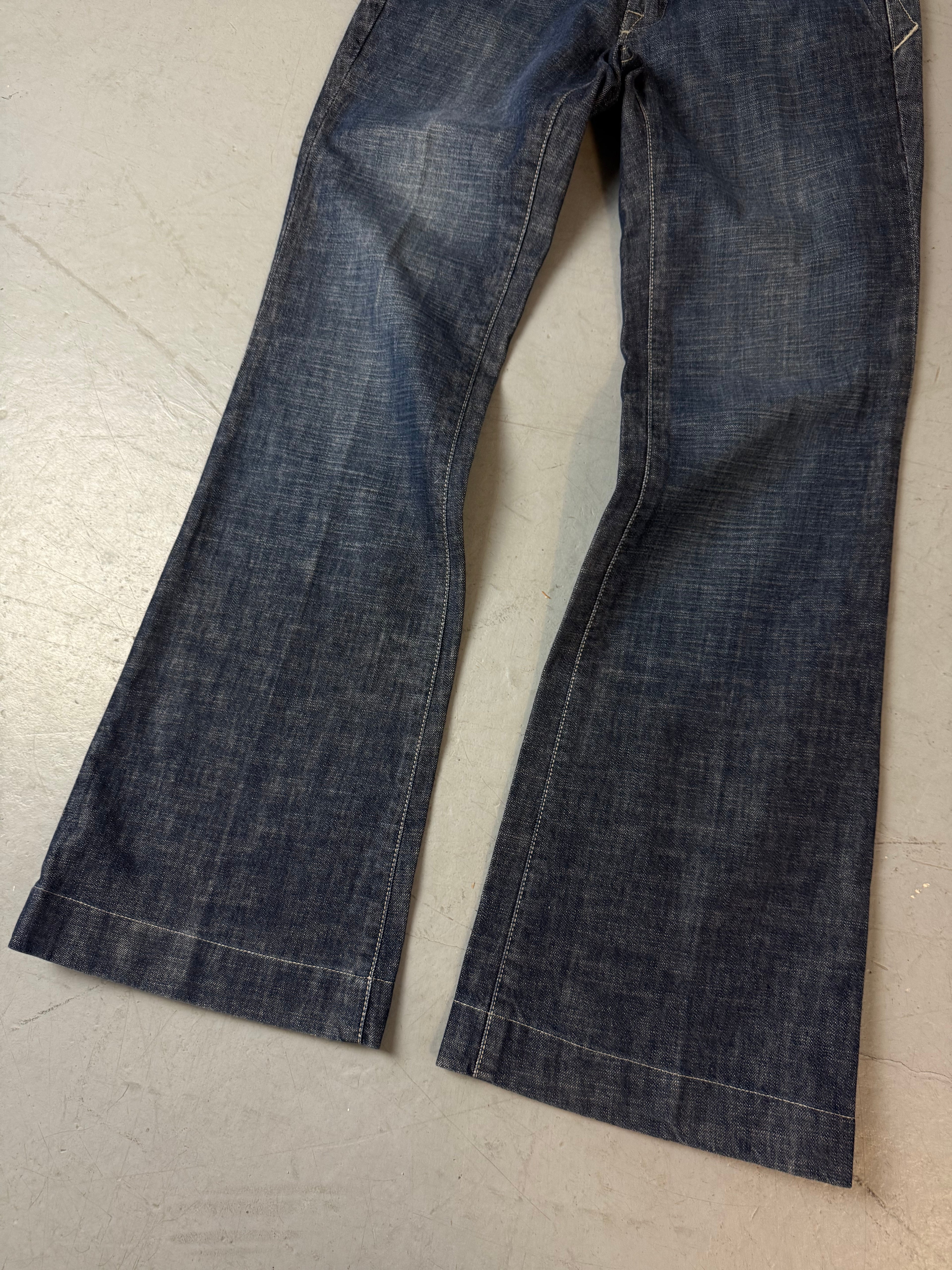 Vintage Diesel Mid Waist Dunkelblaue Jeanshose für Frauen. Y2K 2000s fashion 