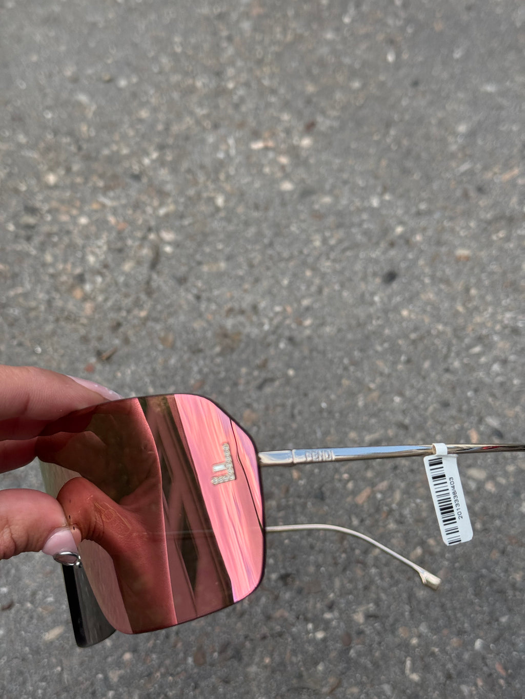 Sonnenbrille von Fendi mit großen Pink Orangen Gläsern