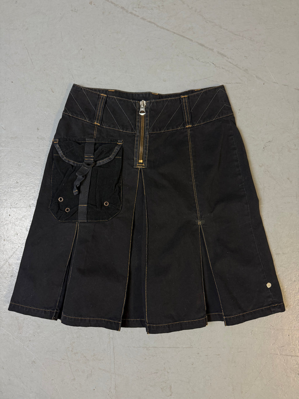 Produktbild von Vintage Replay Black Midi Skirt S/M von vorne