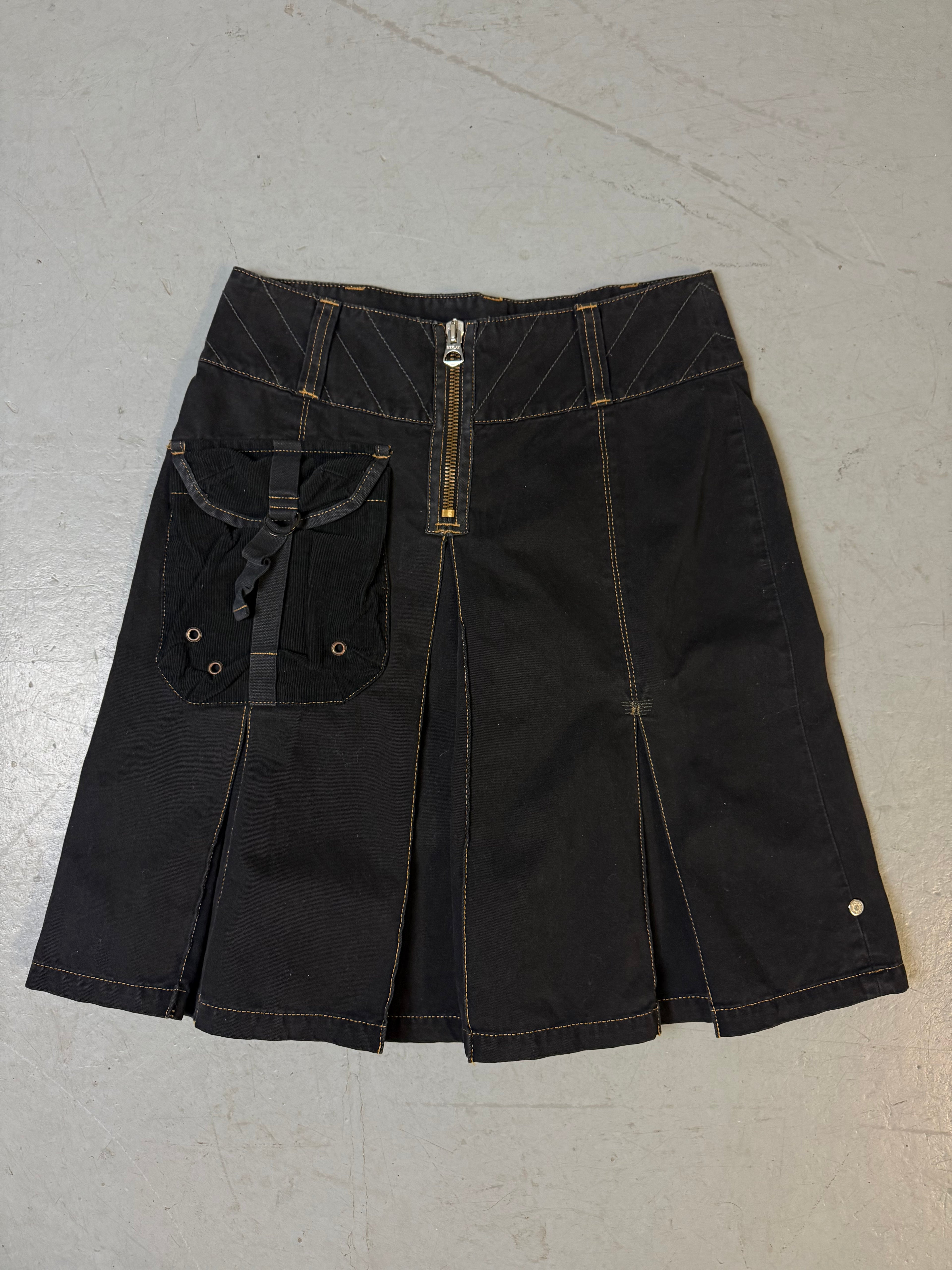 Produktbild von Vintage Replay Black Midi Skirt S/M von vorne