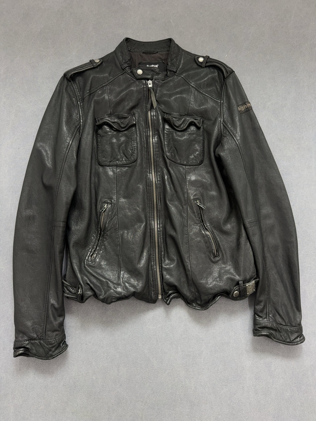 Vintage Tigha Jacke für Herren. Y2K Second Hand 2000s Fashion