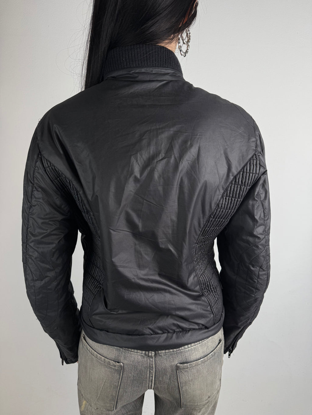 Tragebild von einer Vintage Blauer Light Jacket von hinten