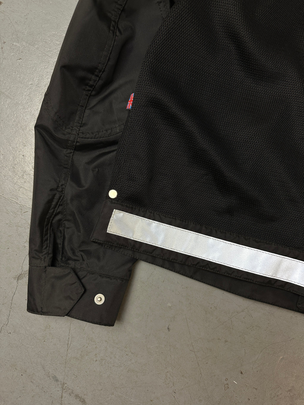 Detailliertes Produktbild von Vintage Black Belstaff Jacket M/L von hinten