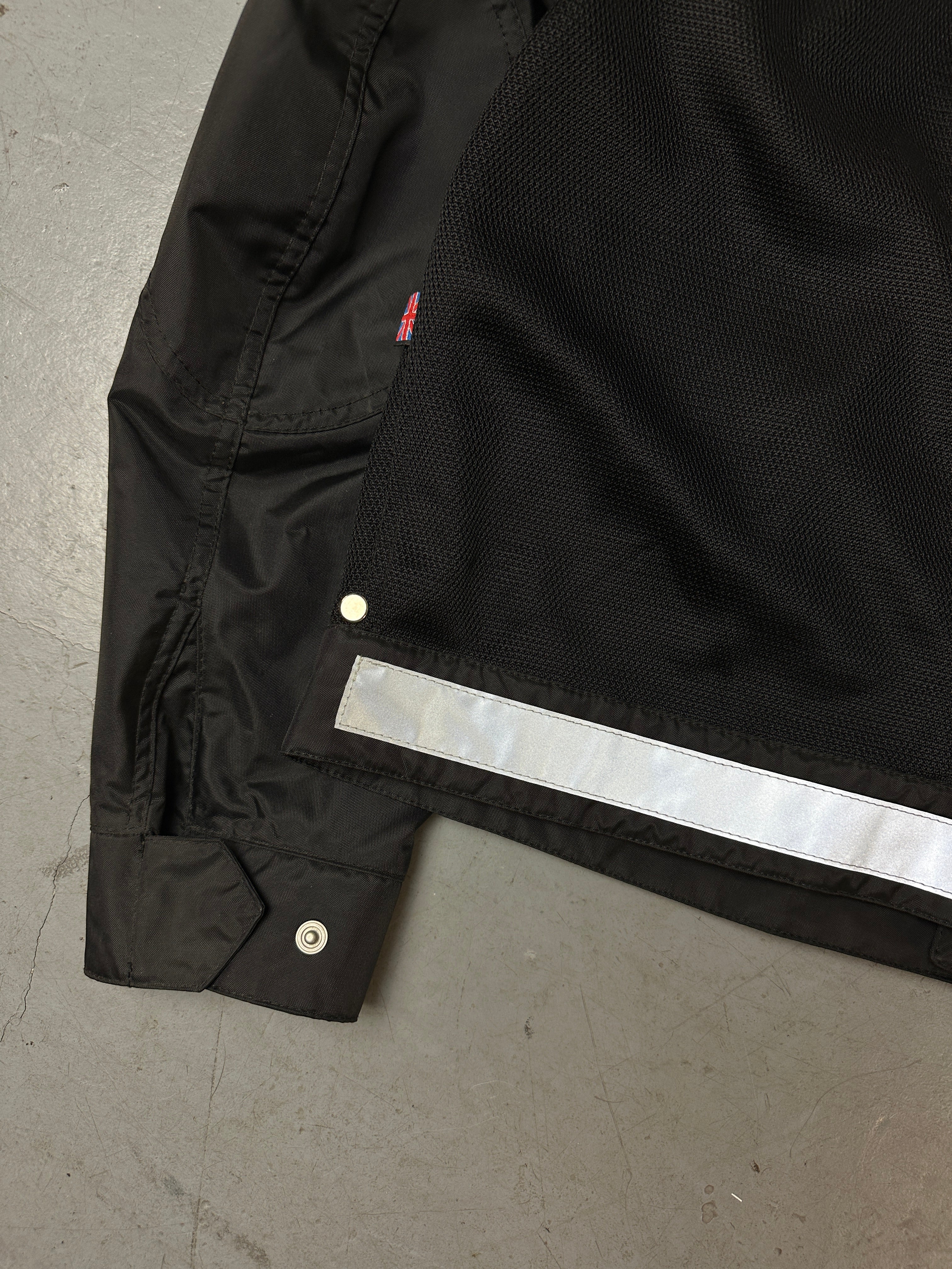 Detailliertes Produktbild von Vintage Black Belstaff Jacket M/L von hinten