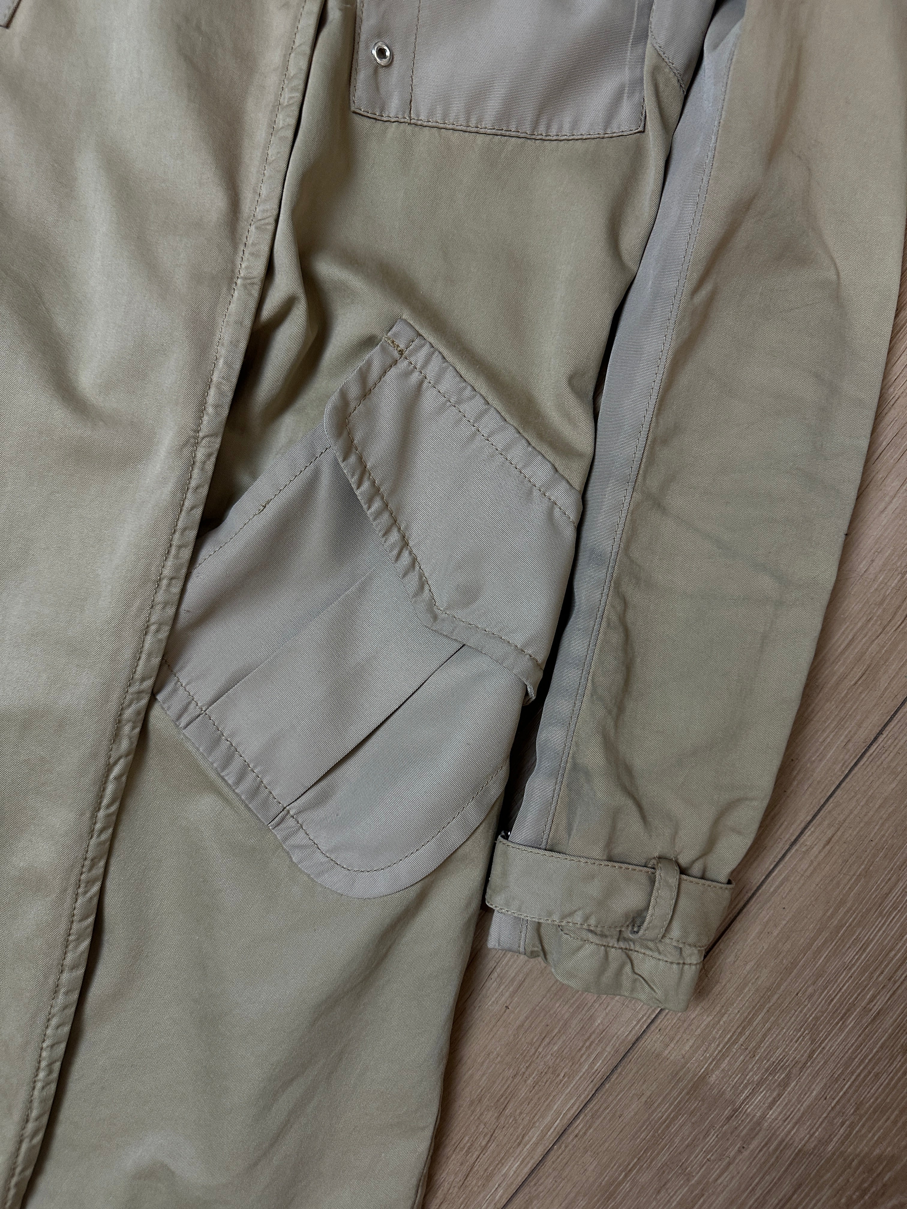 Detailbild von einem Vintage Beige Moncler Coat von Ärmel