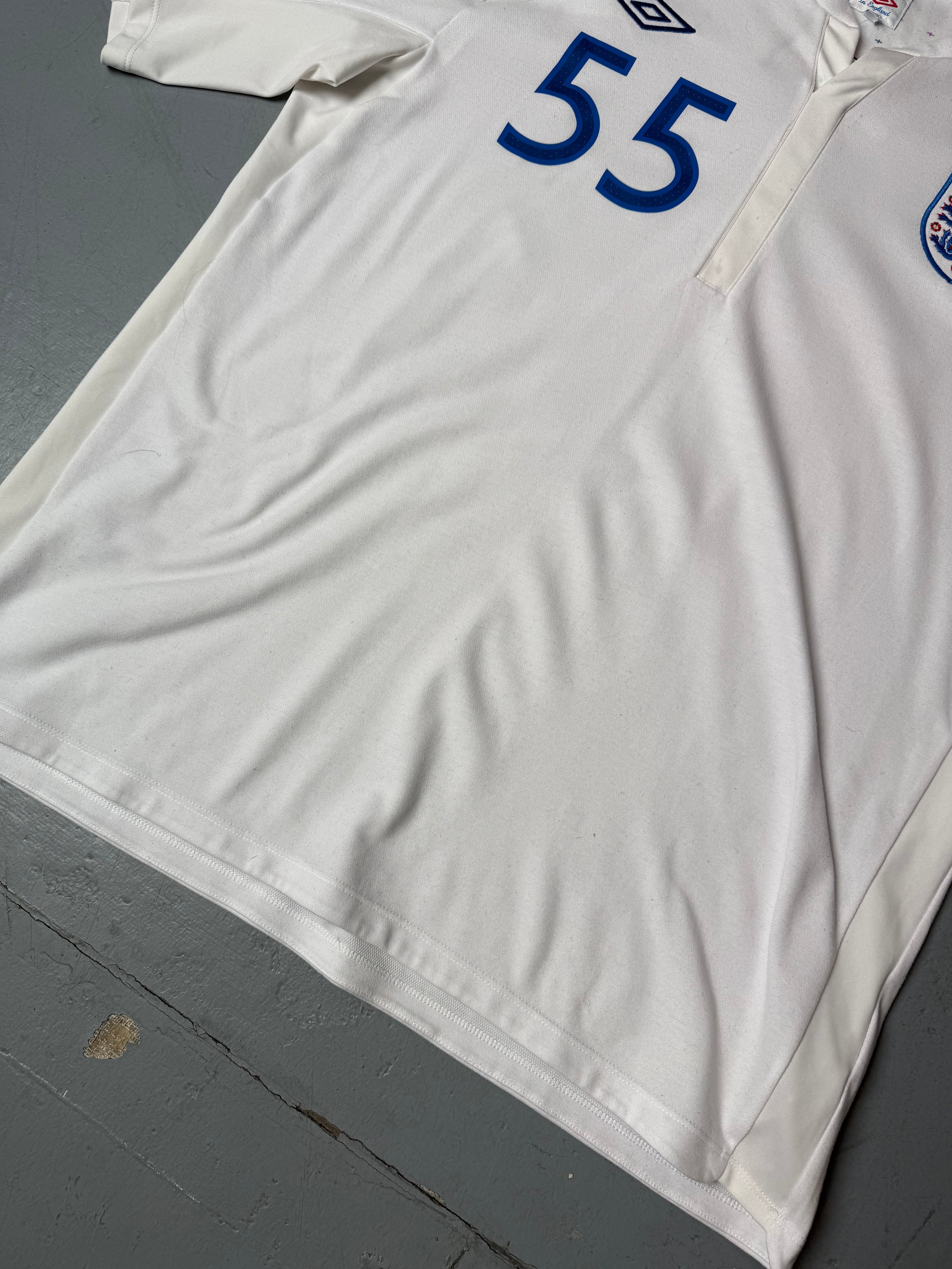 Vintage Umbro England 2010-2011 Home Jersey for Boys. Y2K Second Hand 2000s Fashion  