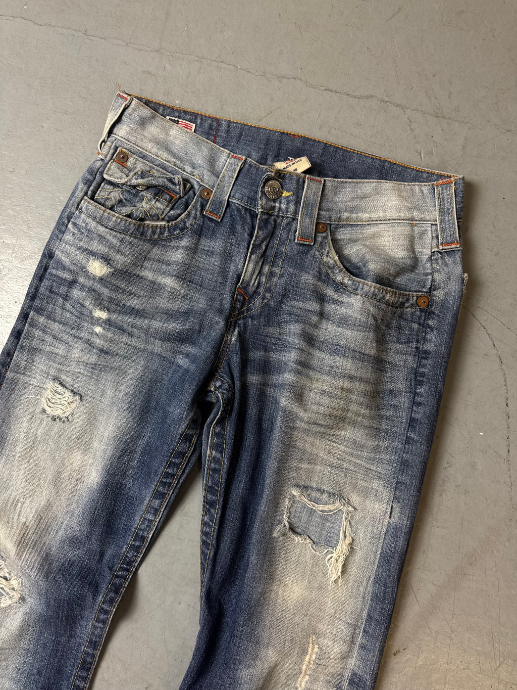 Detailbild von Vintage True Religion Bootcut Denim von vorne