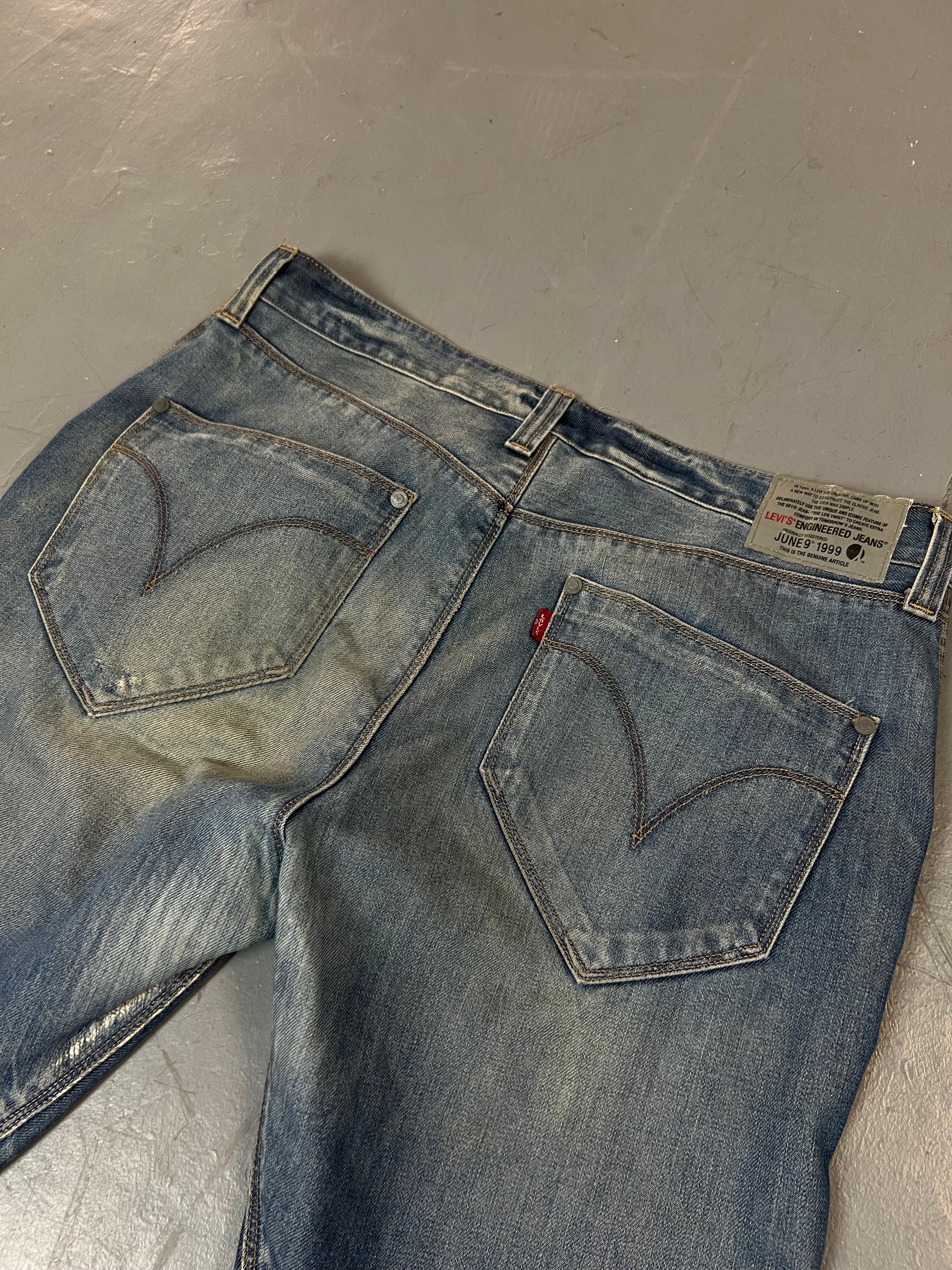 Vintage Blue Levis Engineered Denim L/XL