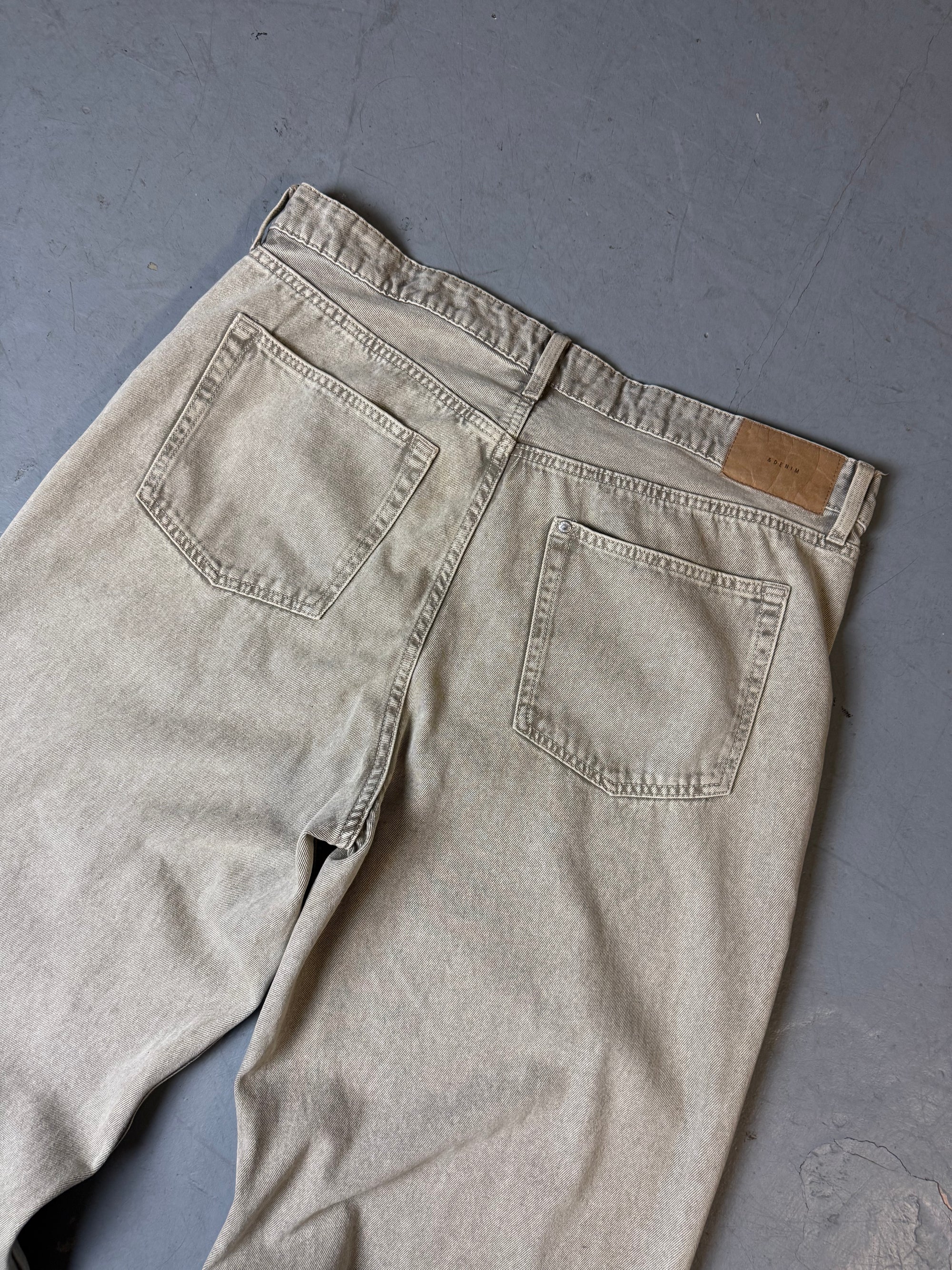 Detailliertes Produktbild von Vintage Beige Baggy Denim XXL von hinten