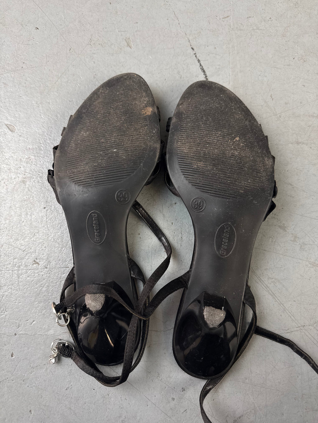 Vintage schwarze Kitten Heels in 39 für Girls Y2K Fashion 