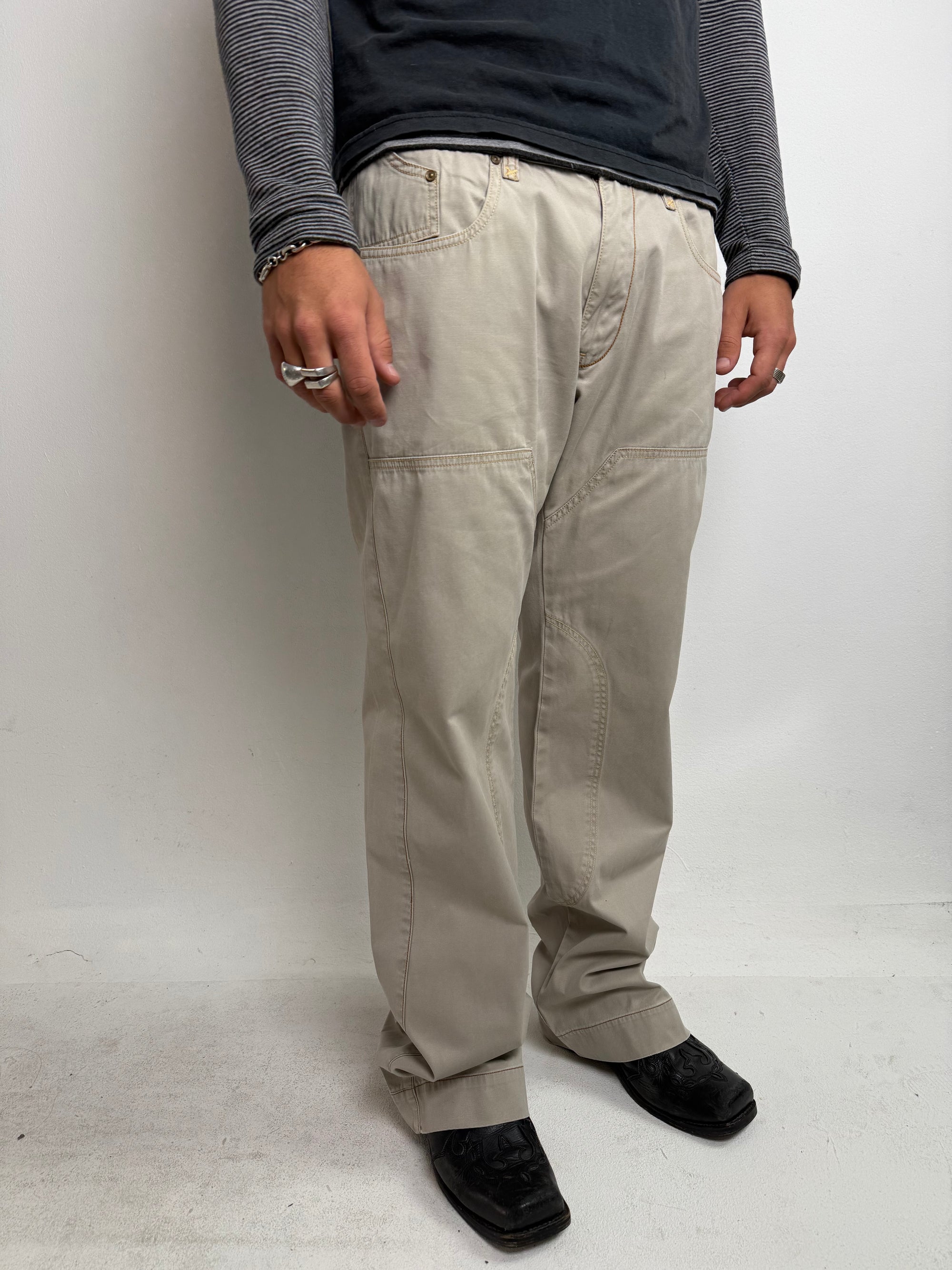 Tragebild von Vintage Marlboro Classics Beige Chino Pants XL von vorne