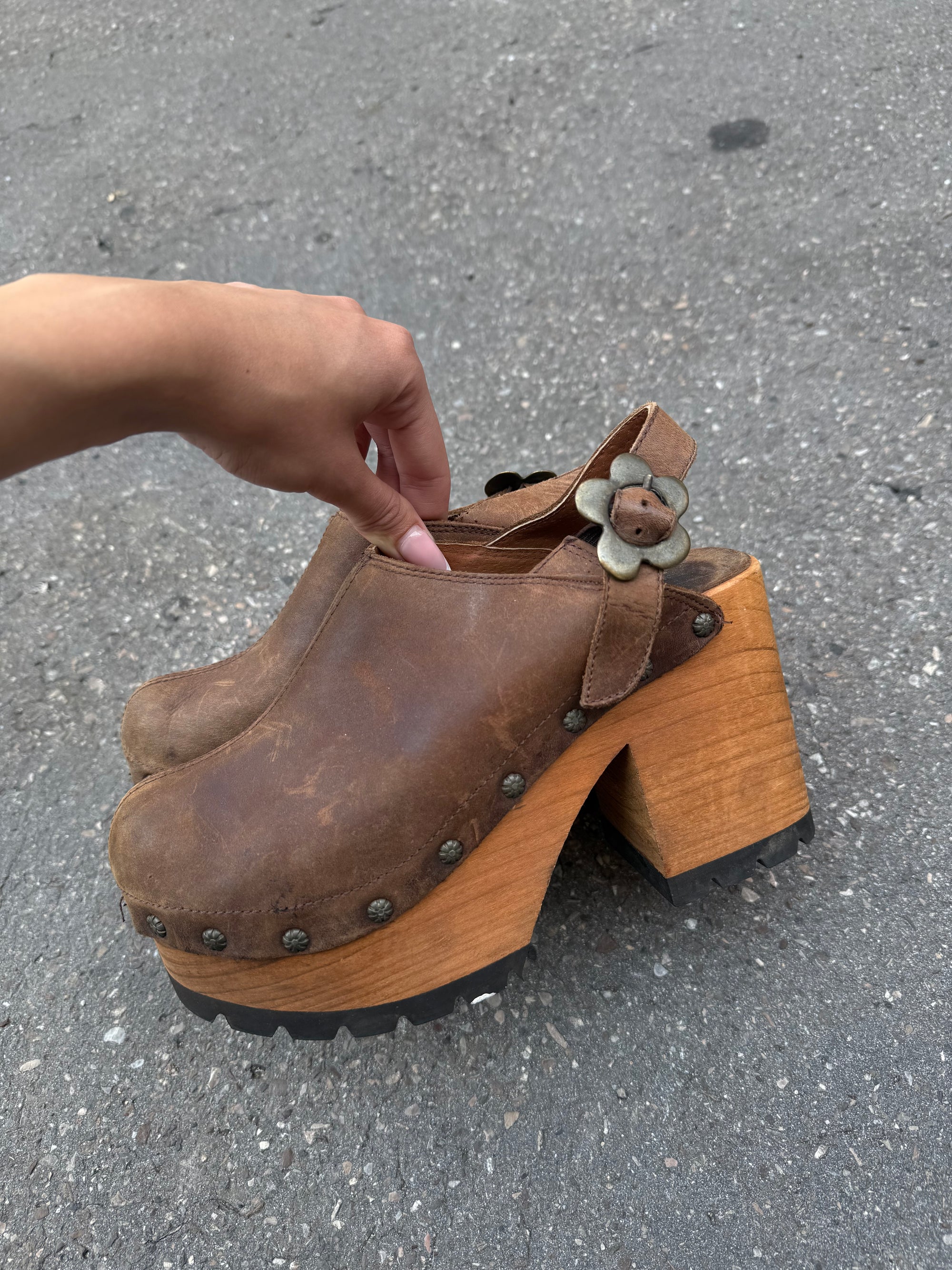 Vintage Brown Leather Clogs