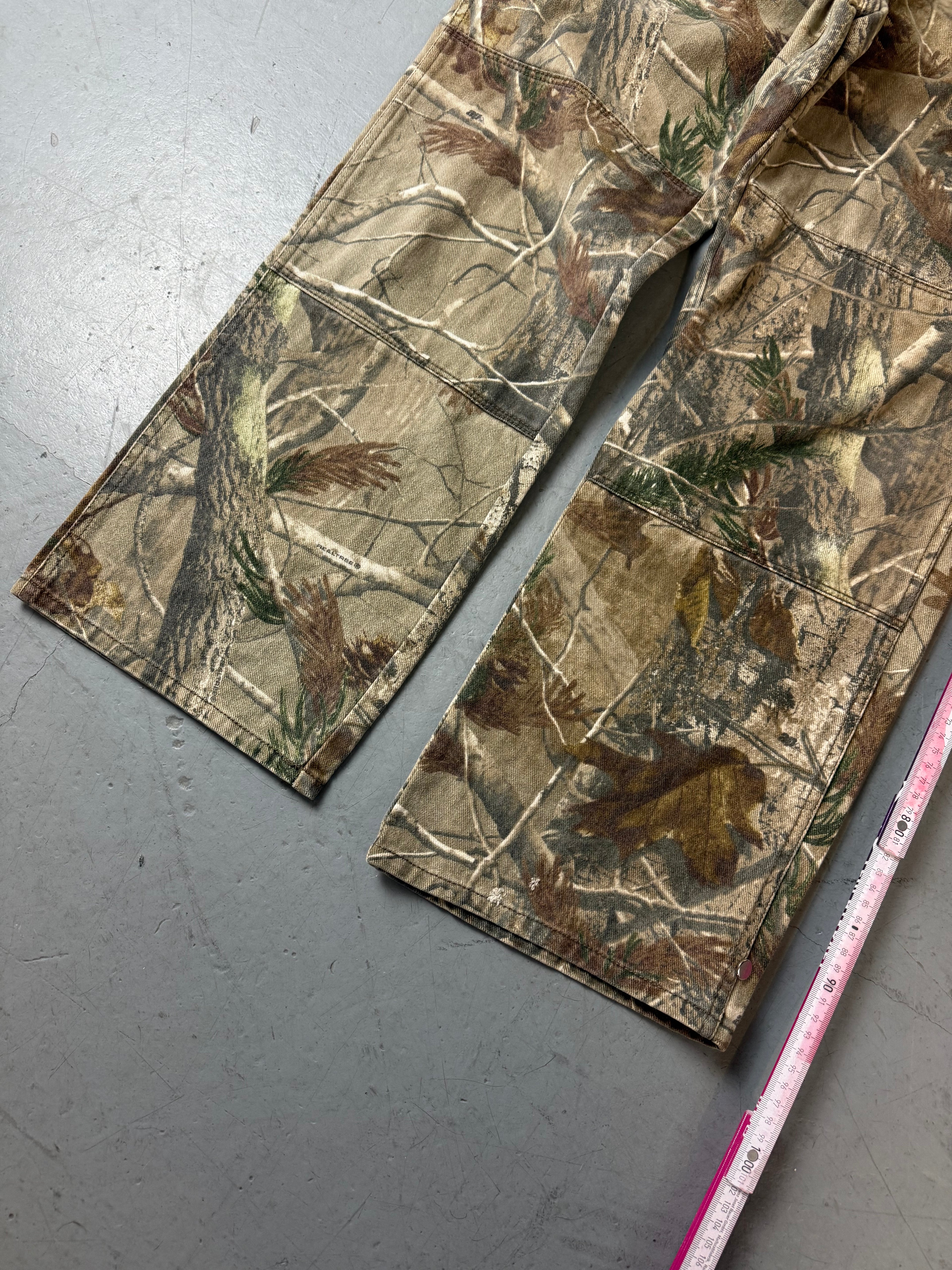 Vintage Realtree Camouflage Baggy Pants für Herren. Y2K Second Hand 2000s Fashion