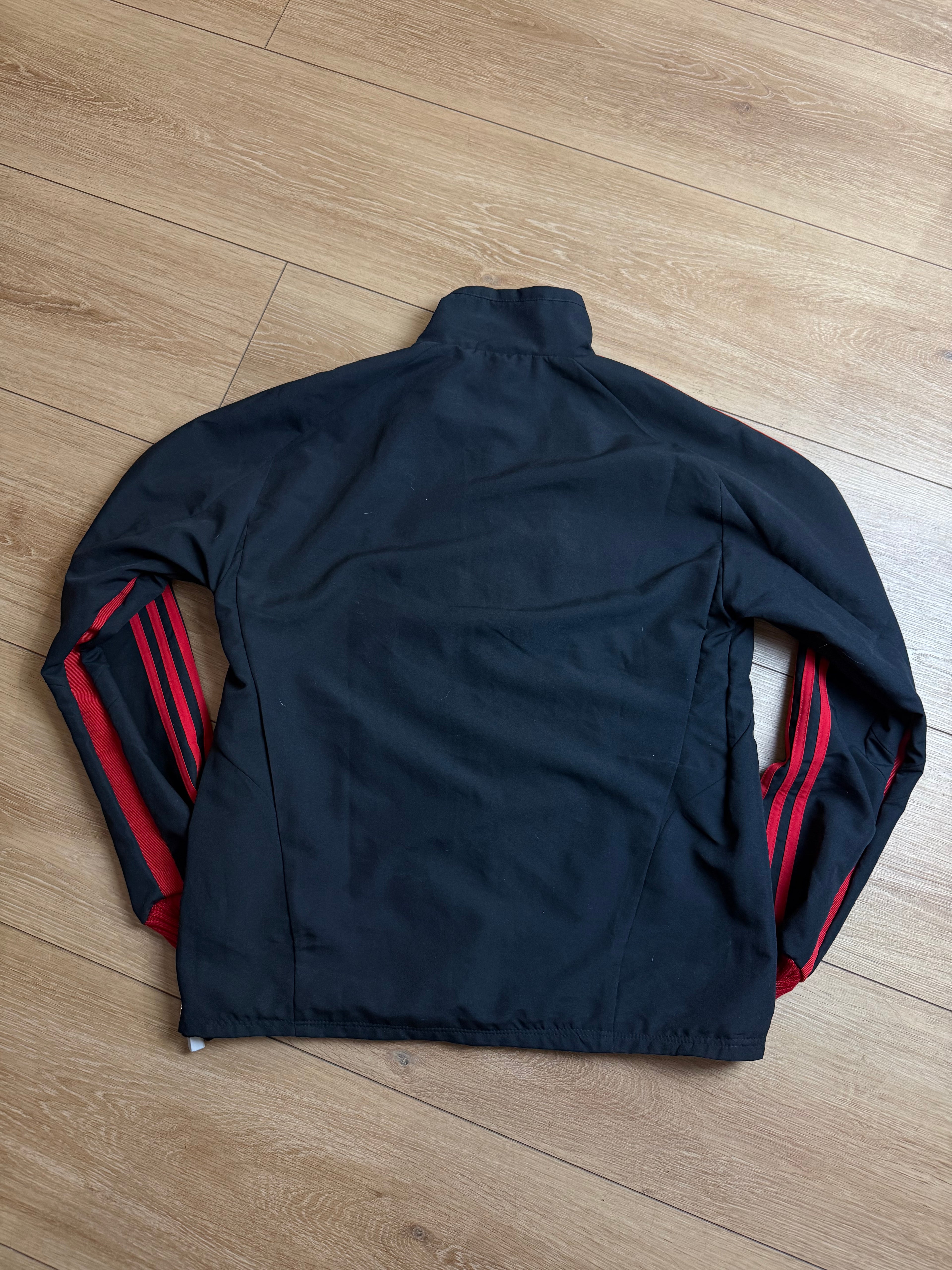 Produktbild  von einer Vintage Adidas AC Mailand Track Jacket von hinten