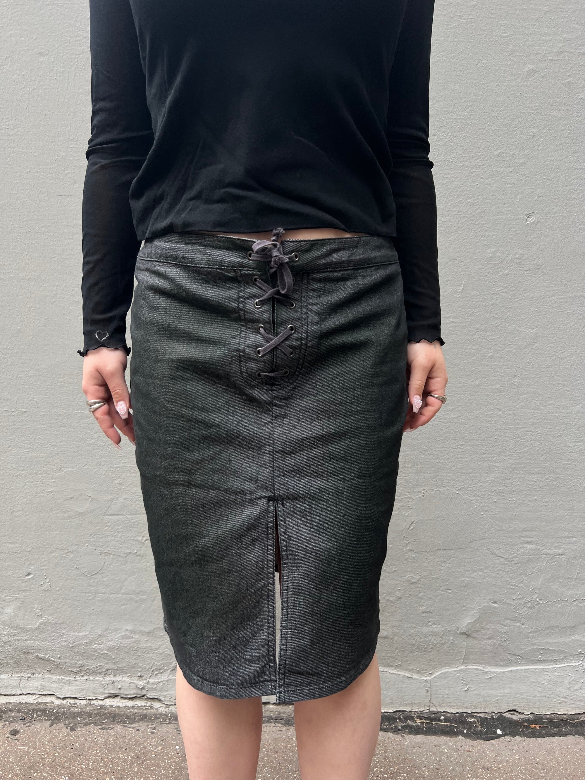 Trage Bild Vintage Grey Midi Pencil Skirt M von vorne.