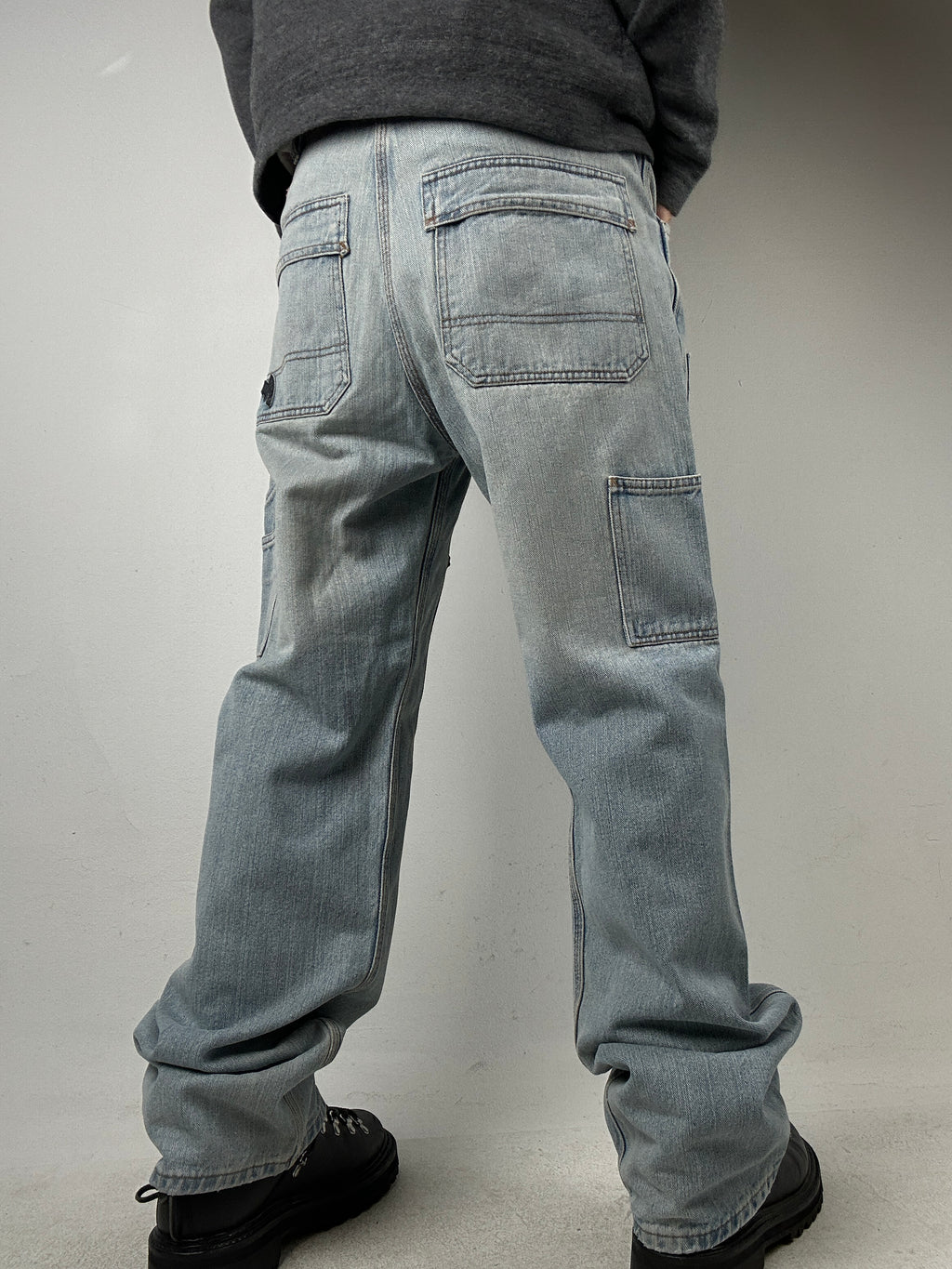 Tragebild von einer Vintage Patched Denim Jeans von hinten