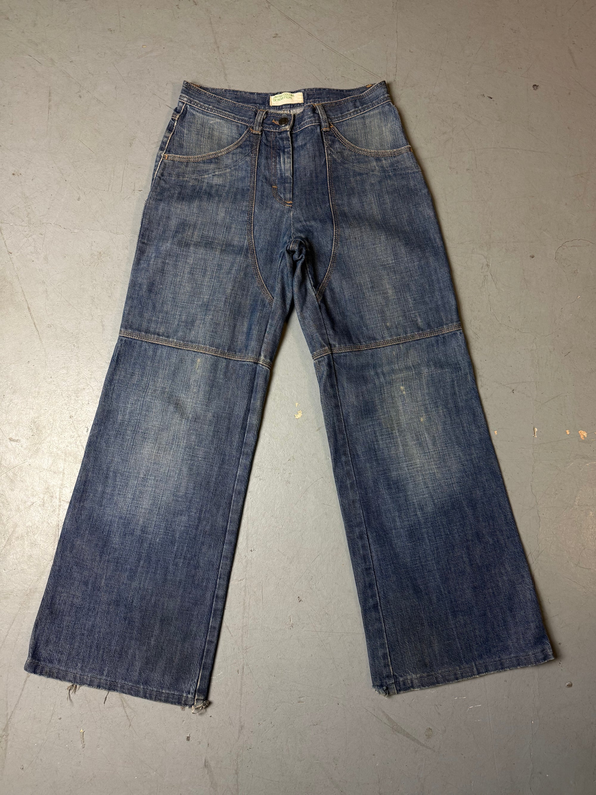 Produktbild von einer Vintage United Colors of Benetton Denim Jeans von vorne