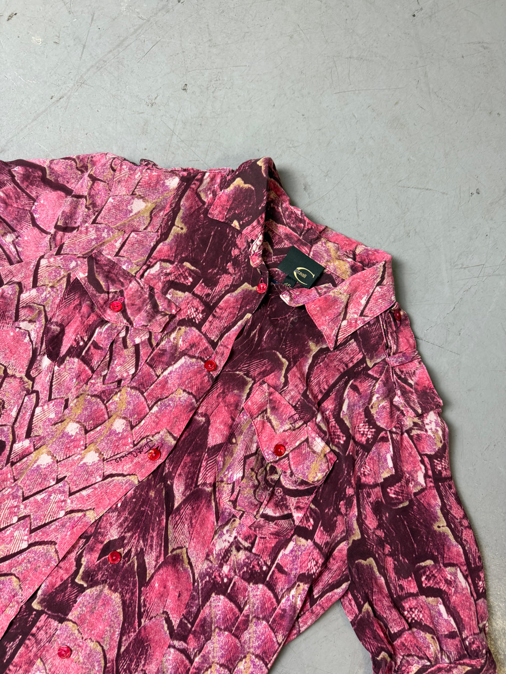 Detailbild von Vintage Just Cavalli Pink Snake Optic Button Up Shirt von vorne