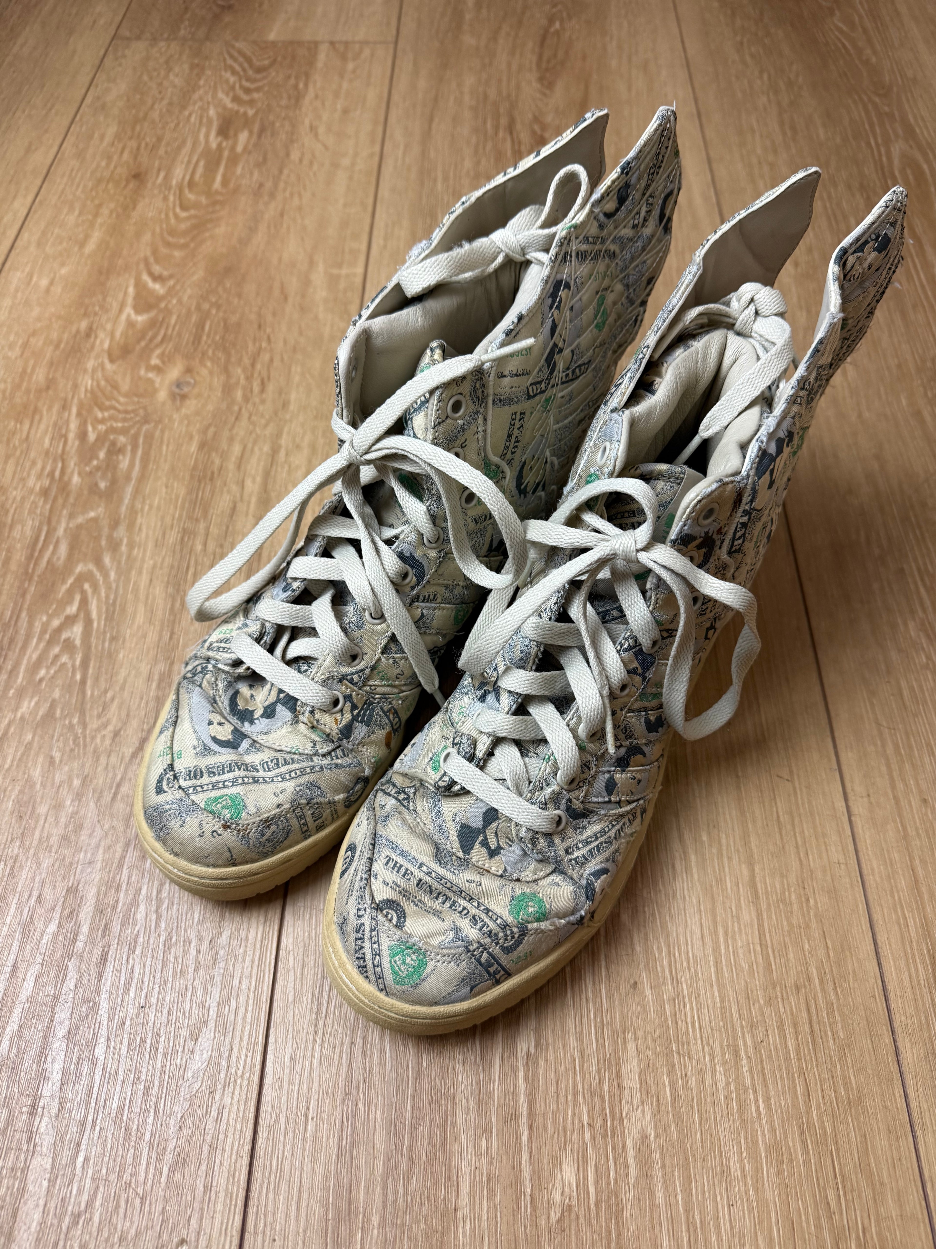 Produktbild von Vintage Jeremy Scott x Adidas Forum Wings 1.0 Money Sneaker von oben