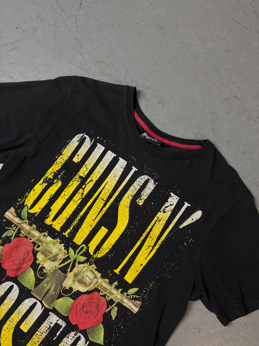 Detailliertes Produktbild von Vintage Guns n Roses Band T-Shirt M/L von vorne
