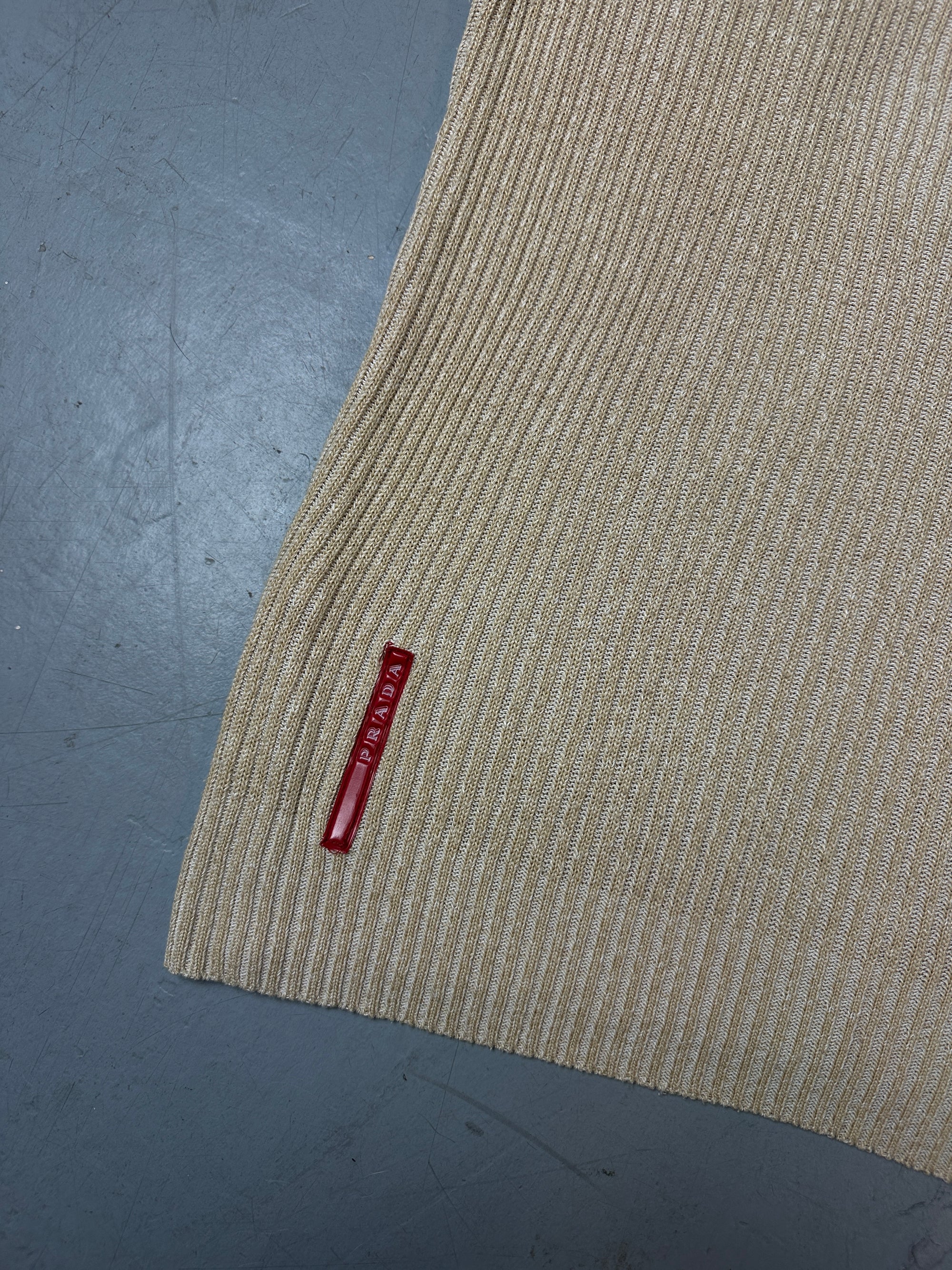 Detailbild von Vintage Beige Prada Knit Tee vom Logo