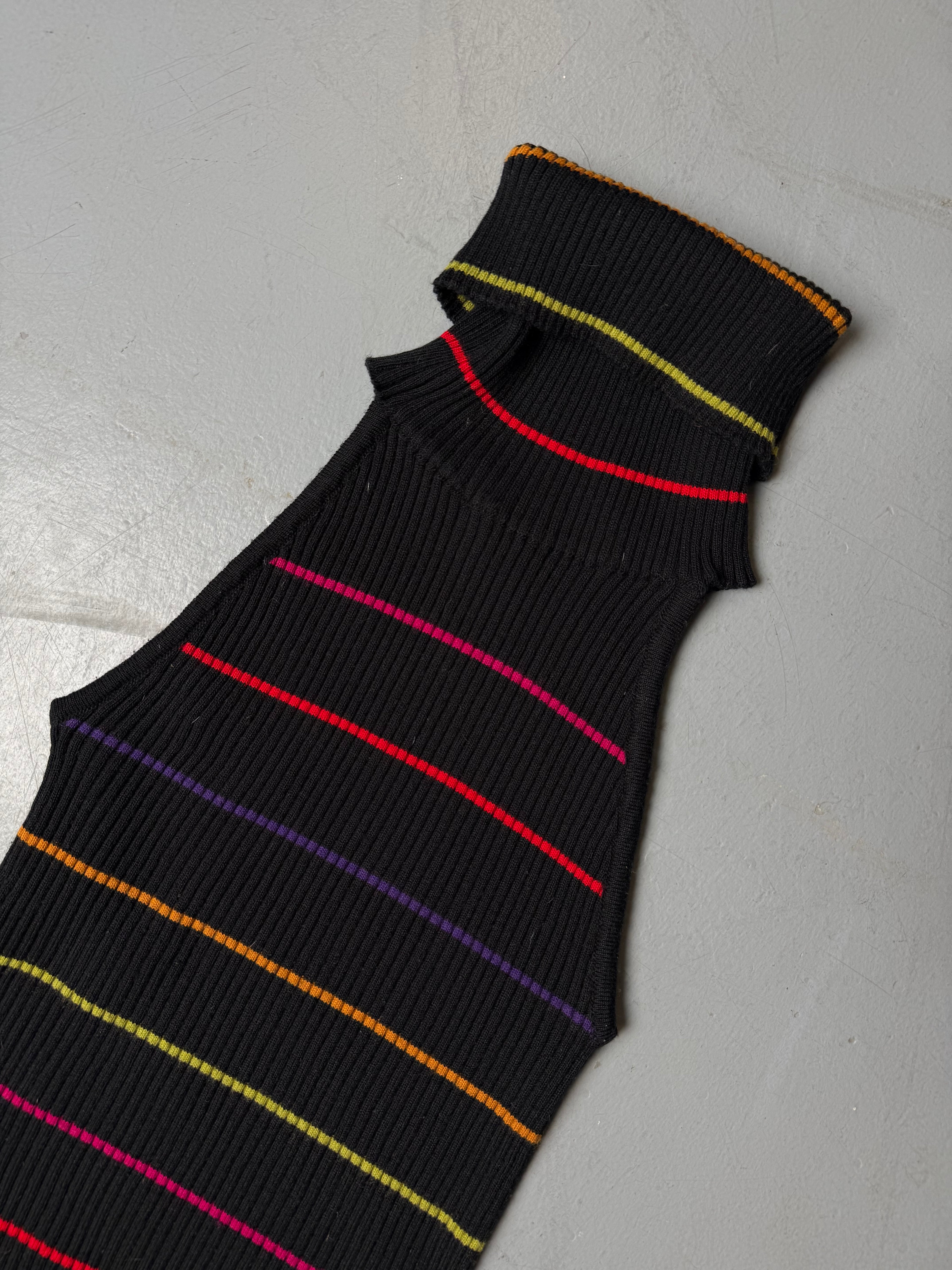 Vintage Miss Sixty Black Sleeveless Turtleneck für Damen. Y2K Secondhand 2000s Fashion.