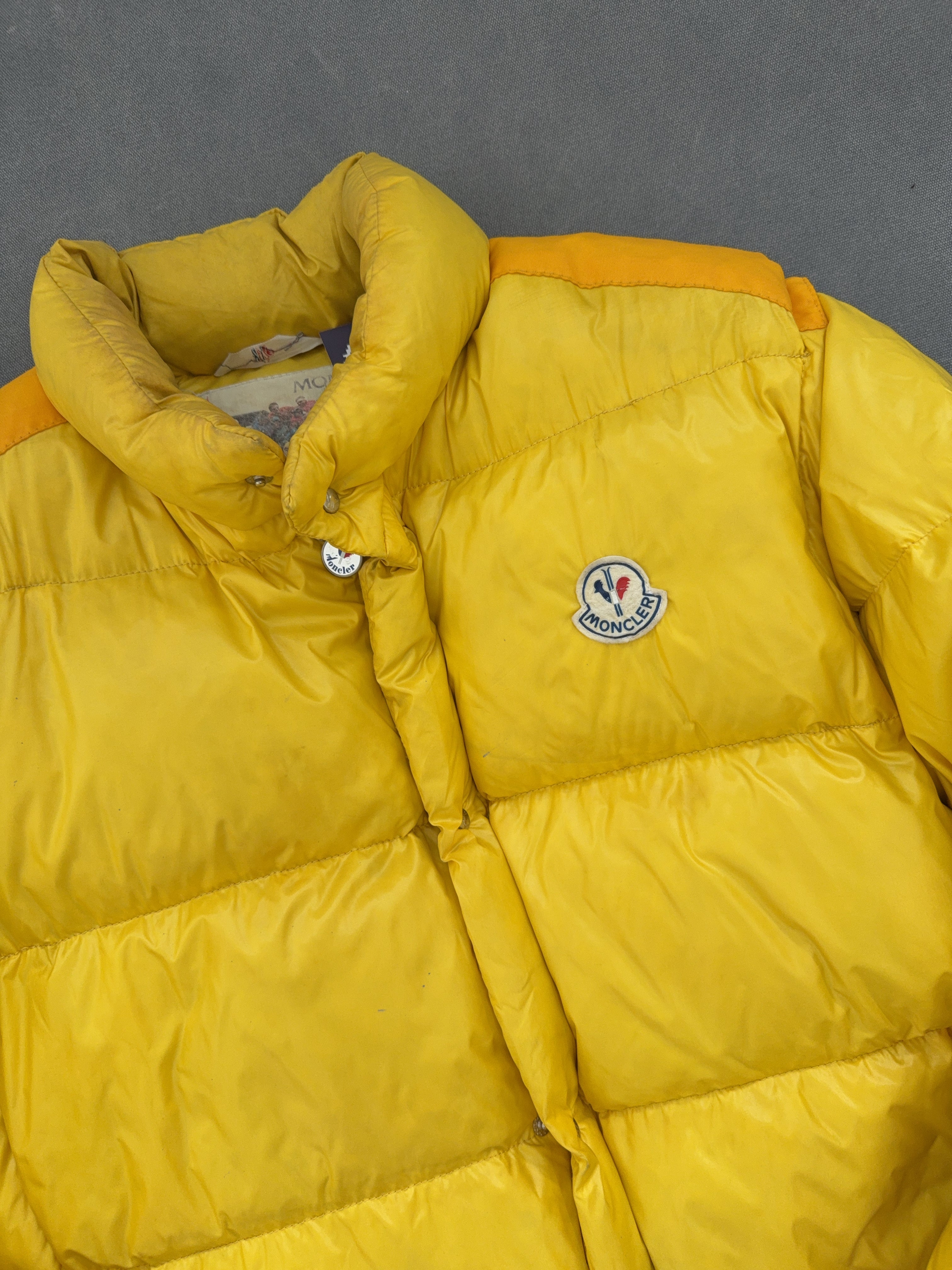 Vintage Moncler Puffer (XL)