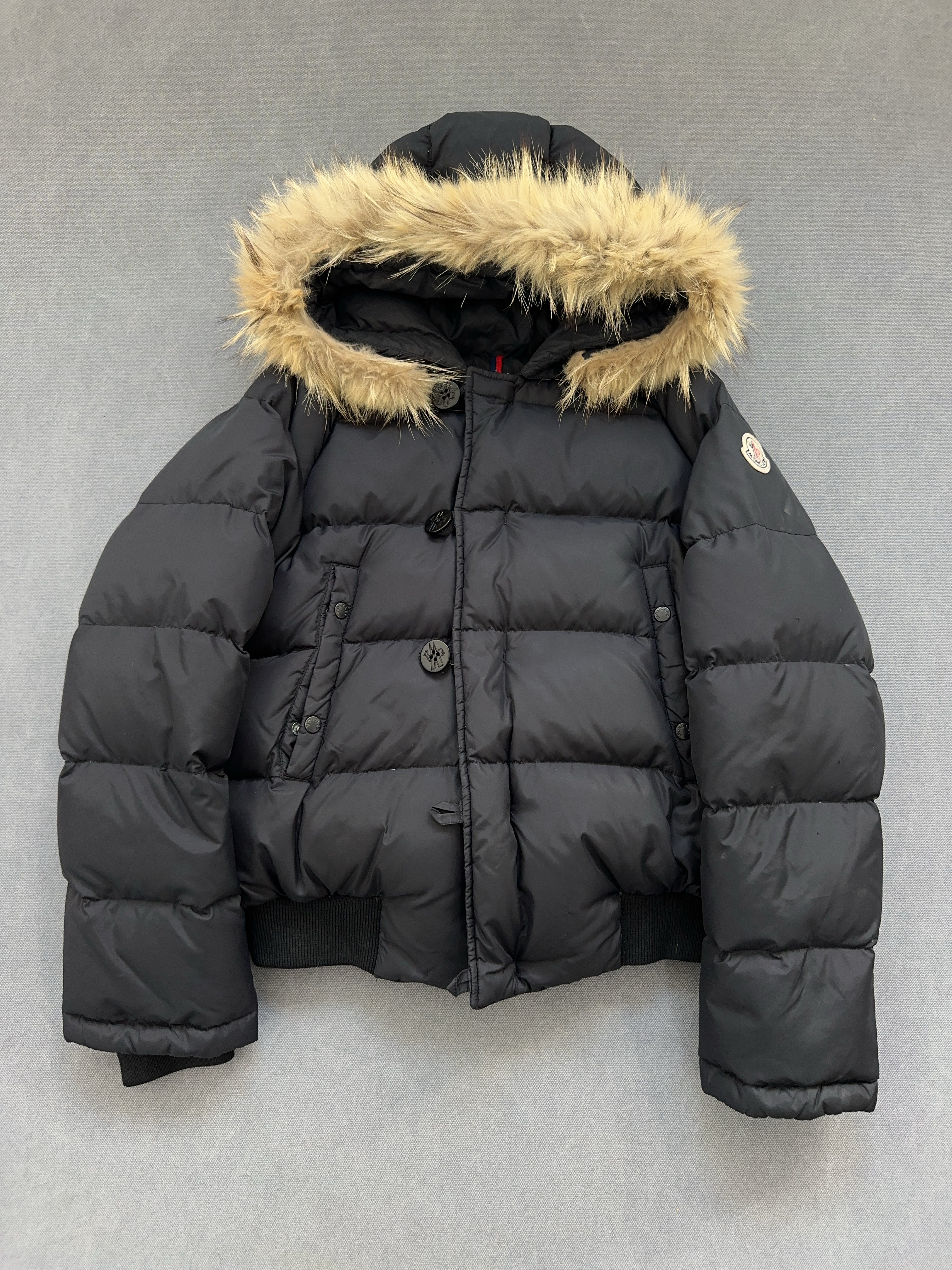 Vintage Moncler Jacke für Damen. Y2K Second Hand 2000s Fashion