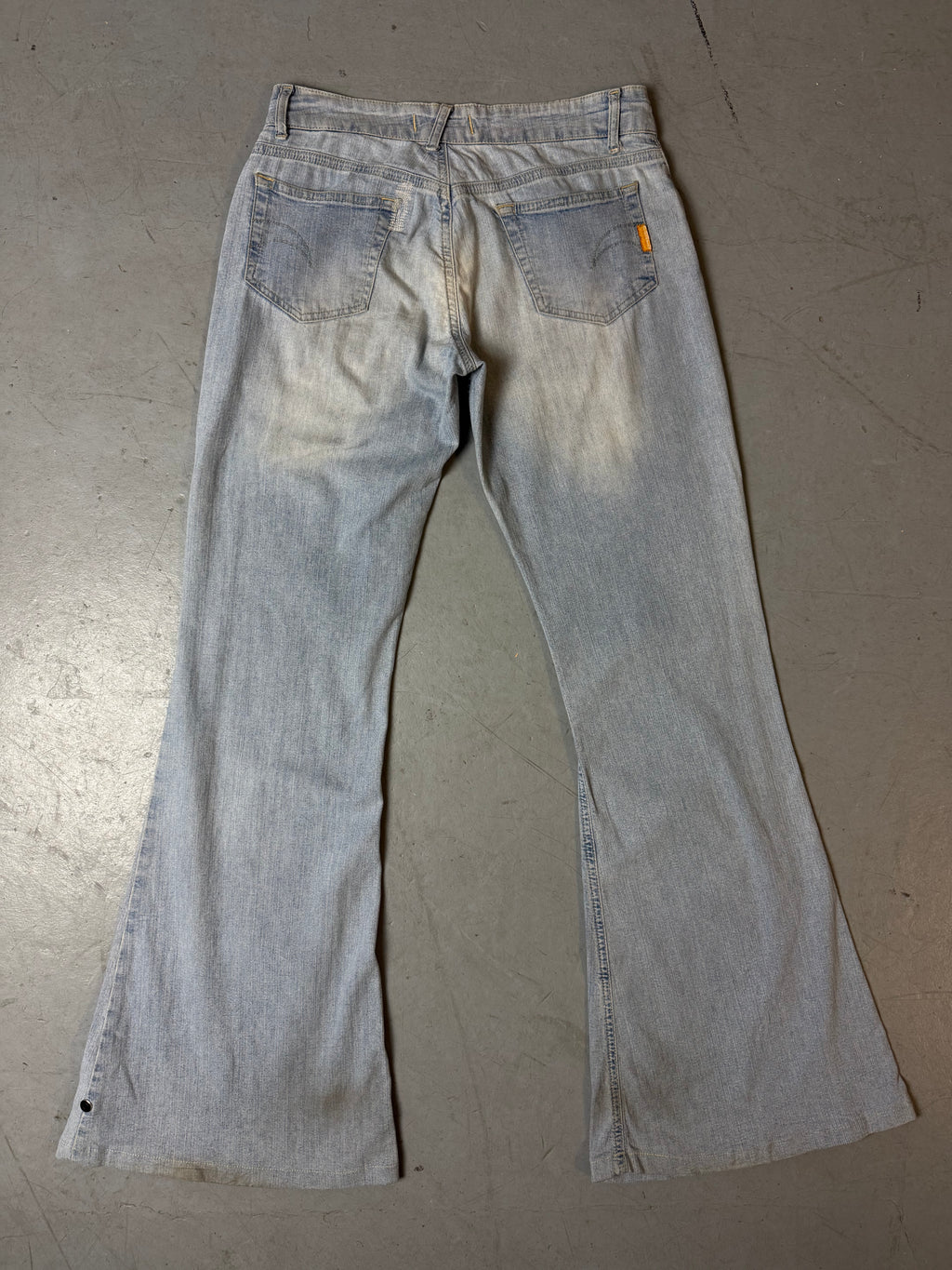 Produktbild von einer Vintage Phard Light Blue Flared Denim von hinten