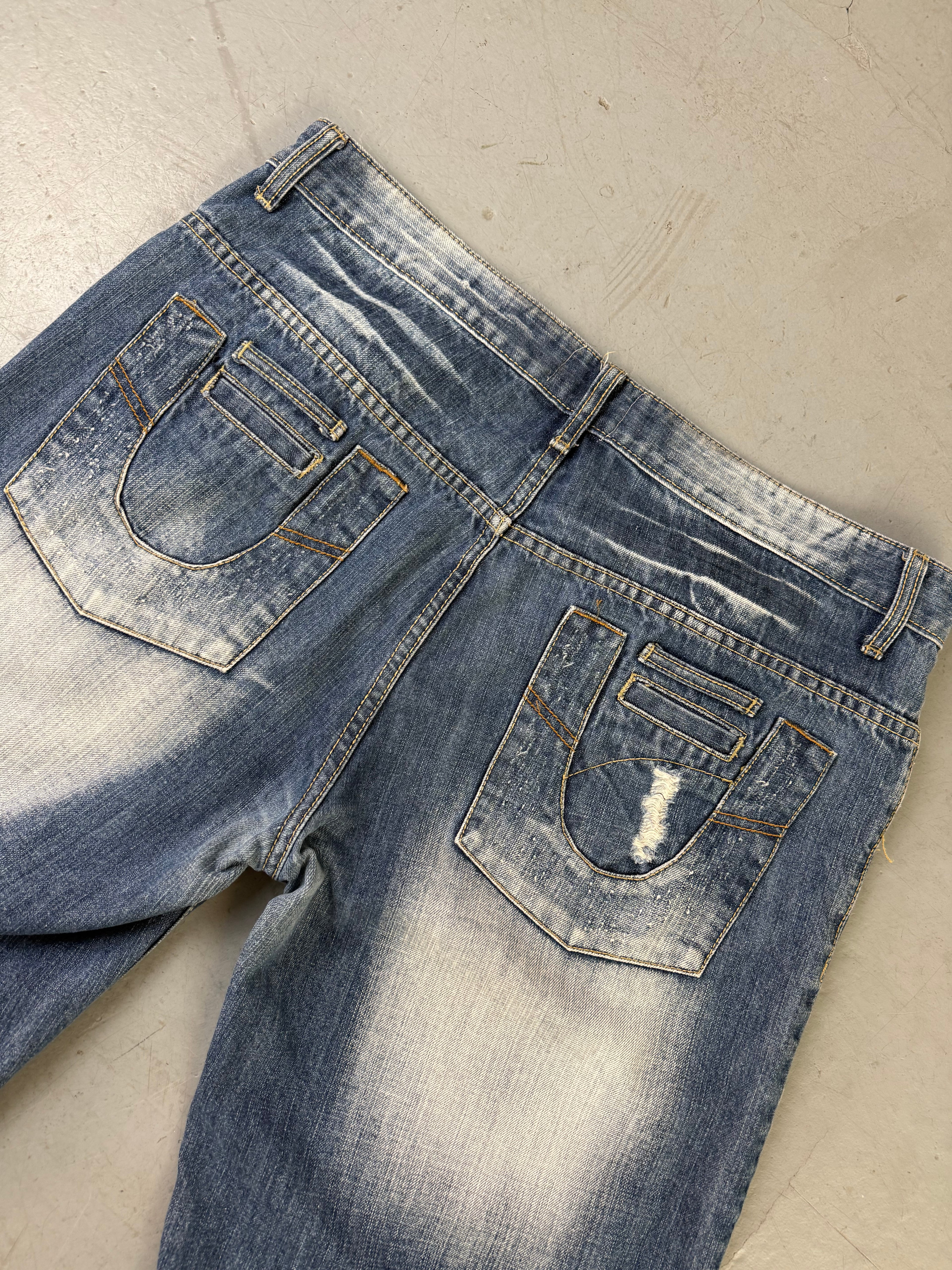 Vintage Armani Jeans Denim Shorts für Herren. Y2K 2000s Fashion.