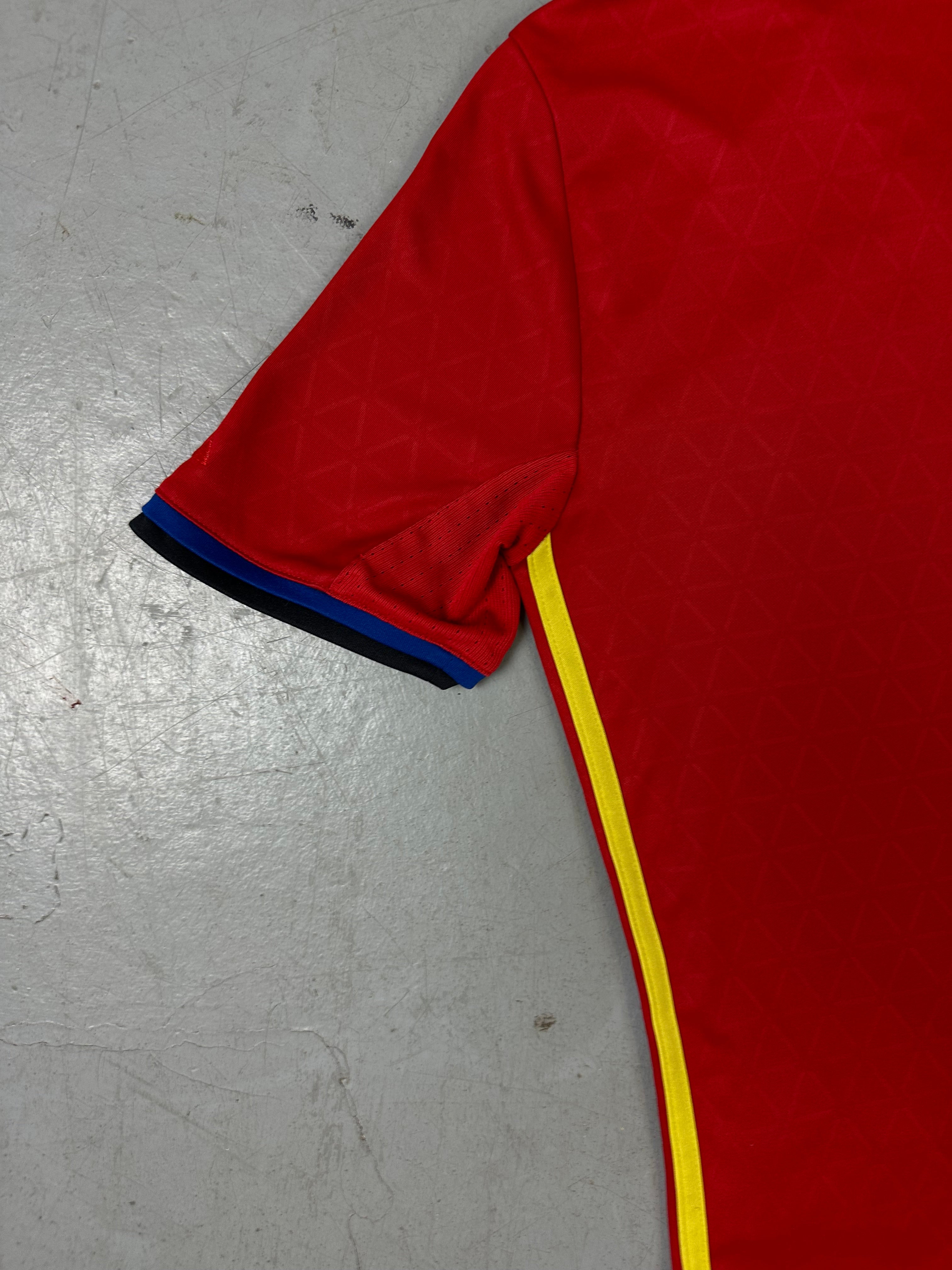 Ein rotes Adidas spanen Nationalmannschaft Trikot in XS