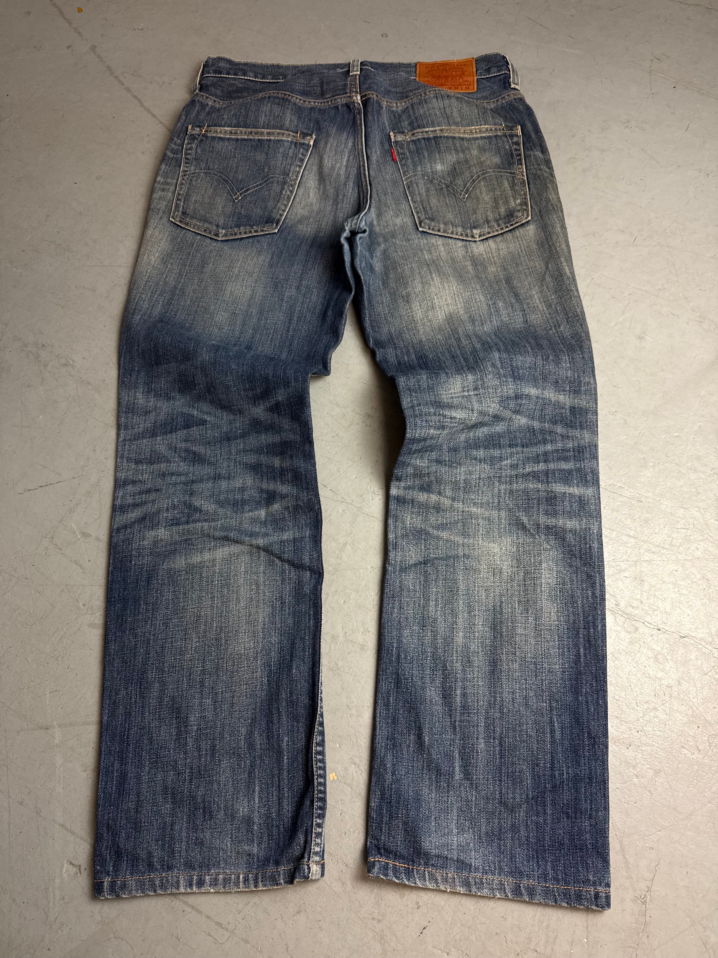 Levi’s 551 straight leg denim Jeans für Herren. Vintage Y2K Second Hand Fashion. 