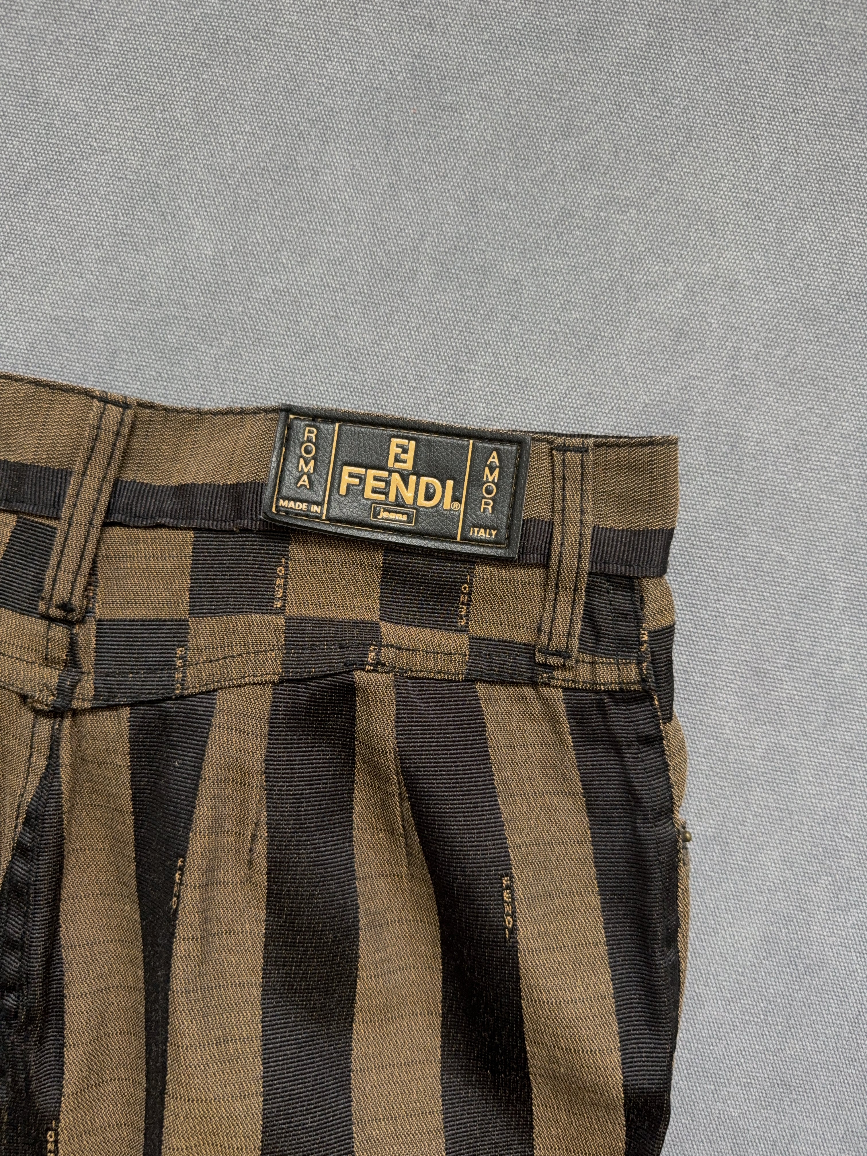 Vintage Fendi Skirt für Damen. Y2K Second Hand 2000s Fashion 
