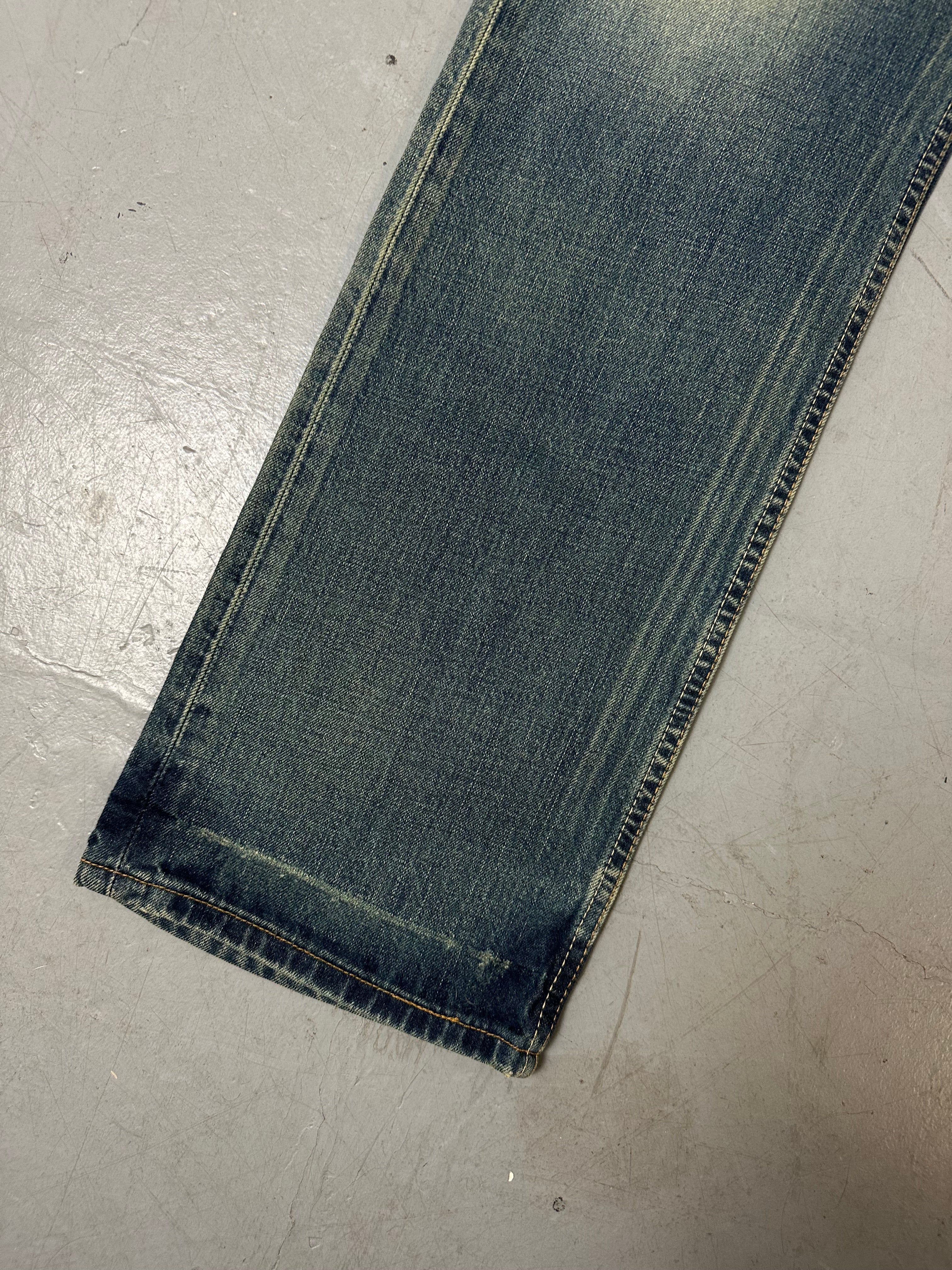Eine blau grün washed Levi’s baggy denim
