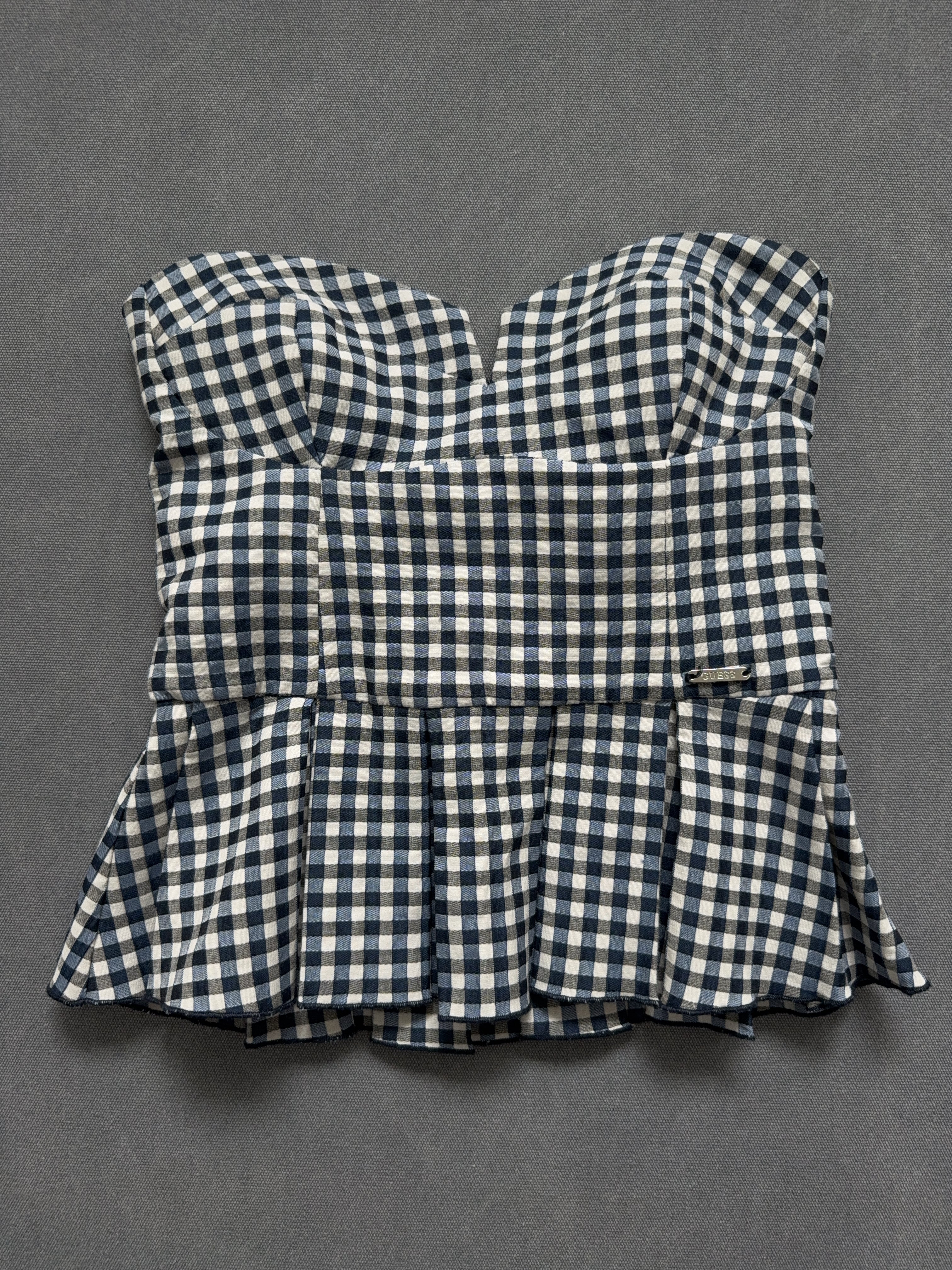 Vintage Guess Top für Damen. Y2K Second Hand 2000s Fashion 