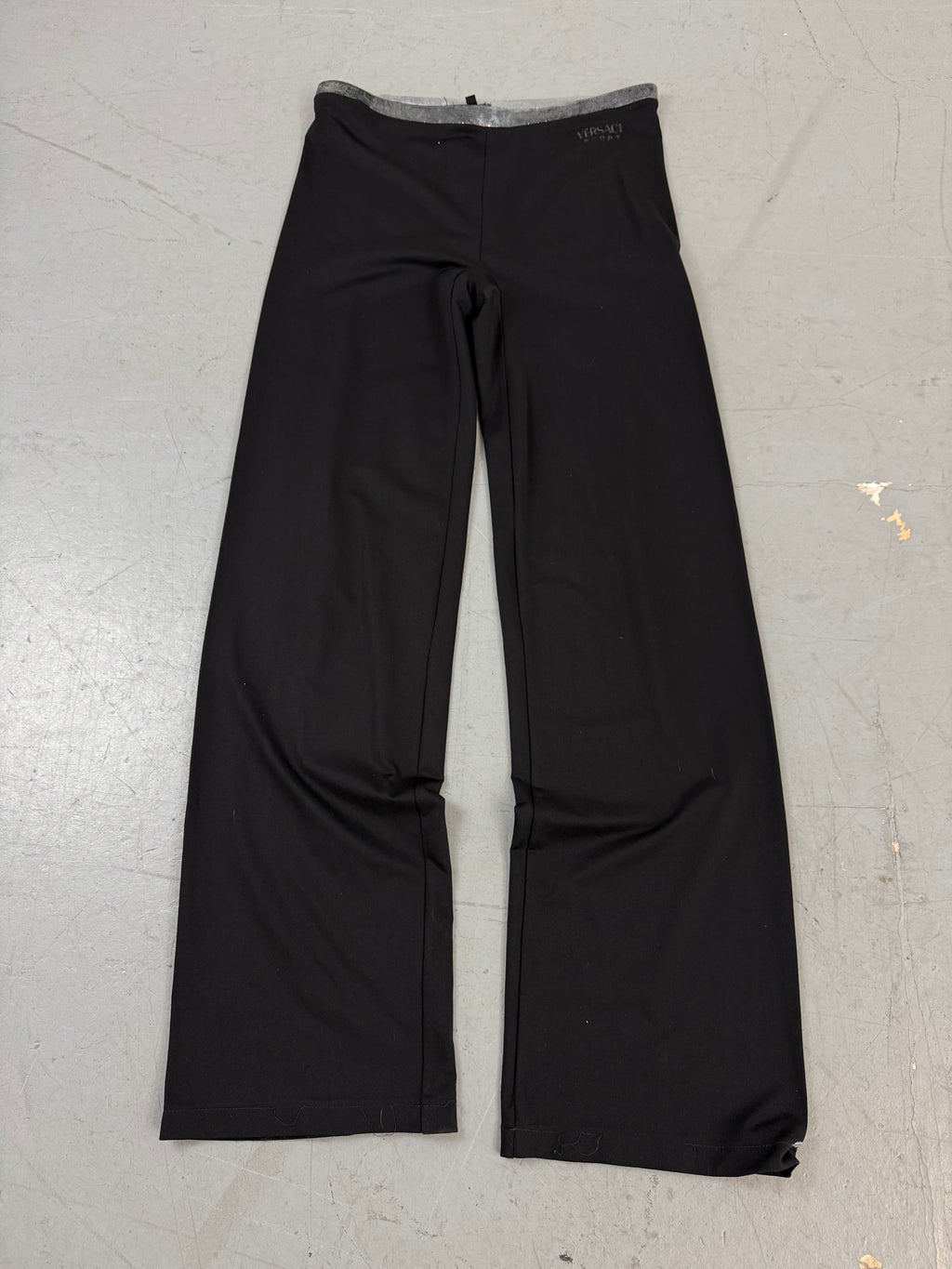 Vintage Versace Sport Black Sporty Pants  für Damen. Secondhand Y2K 2000s Fashion